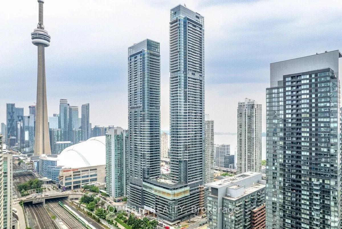 3 Concord Cityplace Way 4506 #4506, Toronto — Condo for sale, photo 1