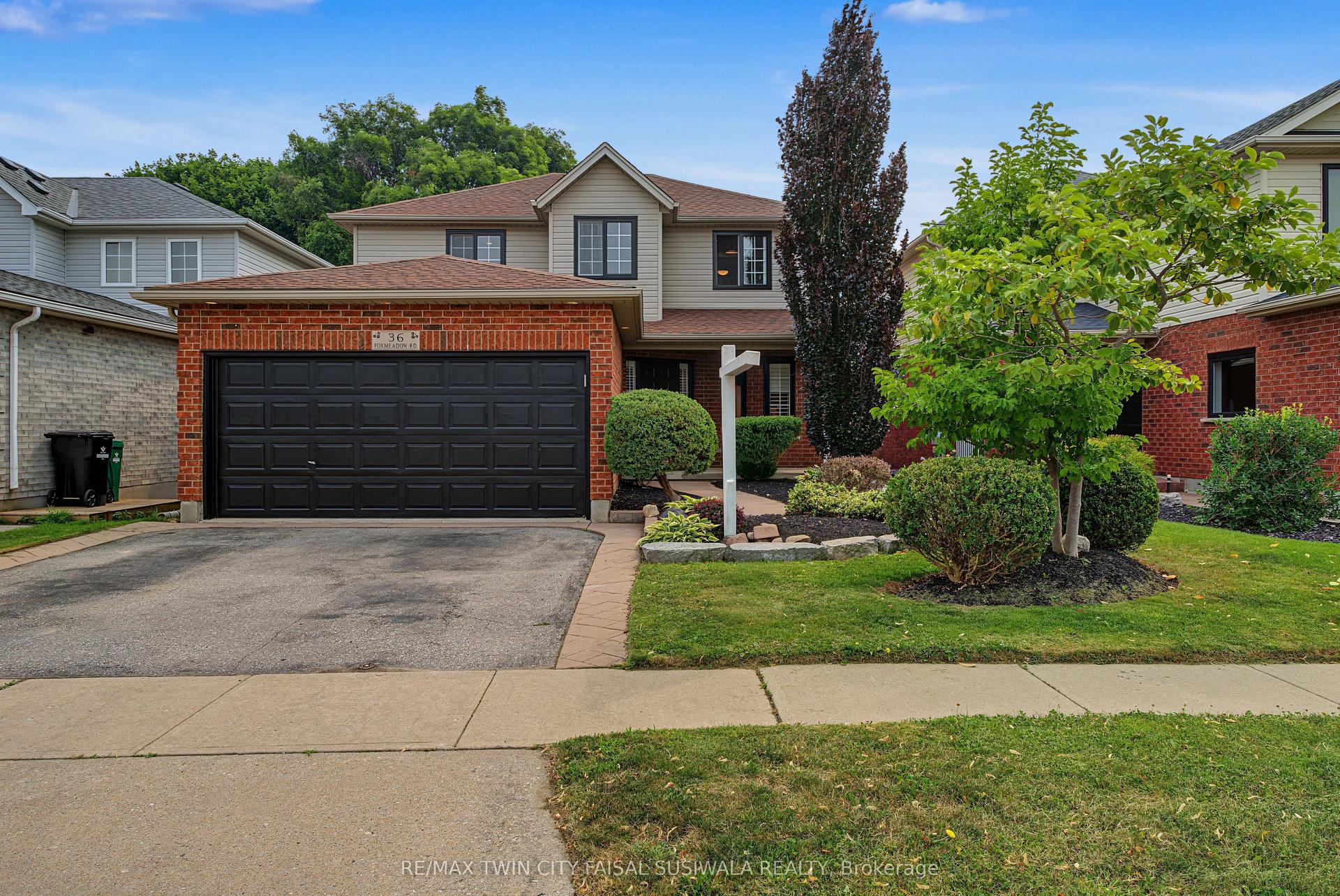 36 Foxmeadow Road, Cambridge — Detached for sale, photo 1