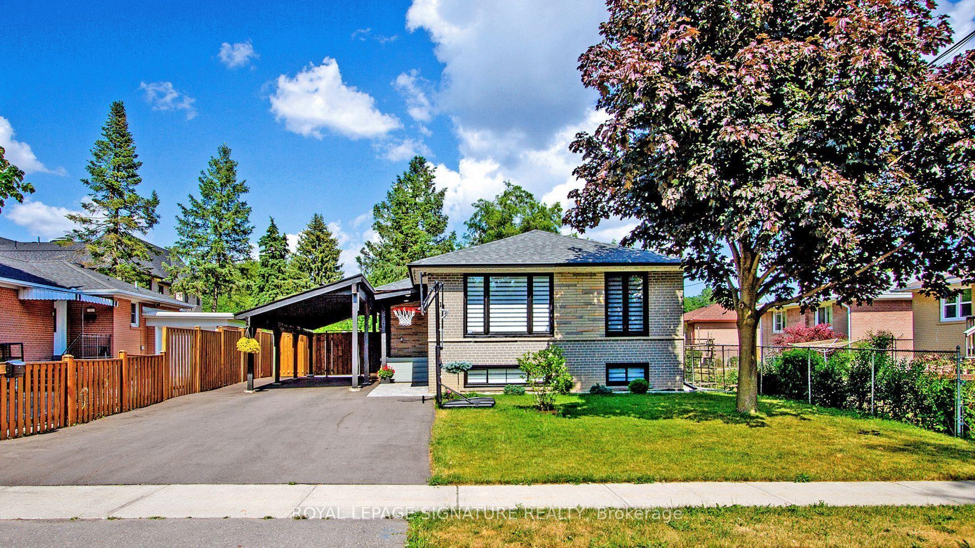 211 Maple Avenue, Richmond Hill — Detached for lease, photo 1