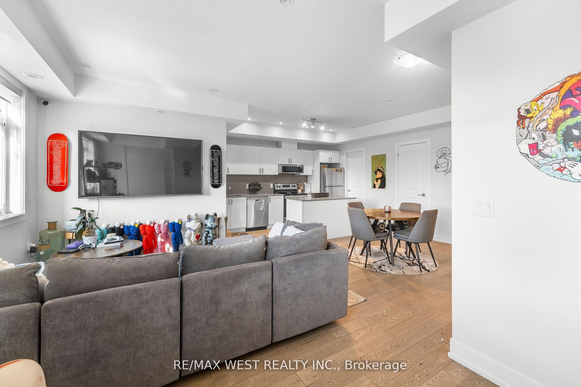 1062 Douglas McCurdy Common — photo 1
