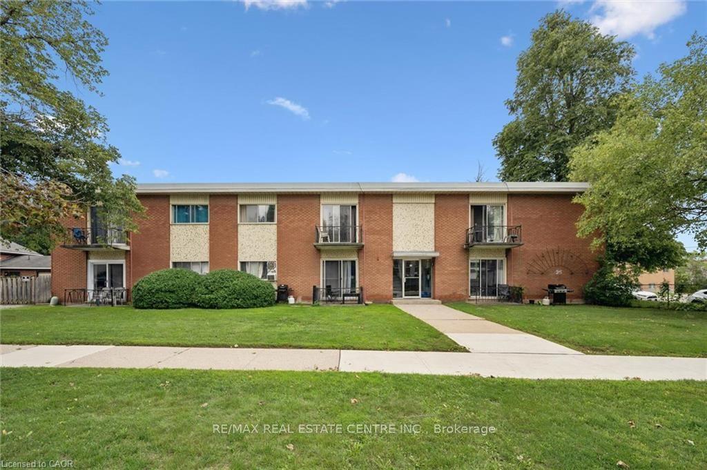 25 Walton Avenue, Kitchener — Multiplex for sale, photo 1