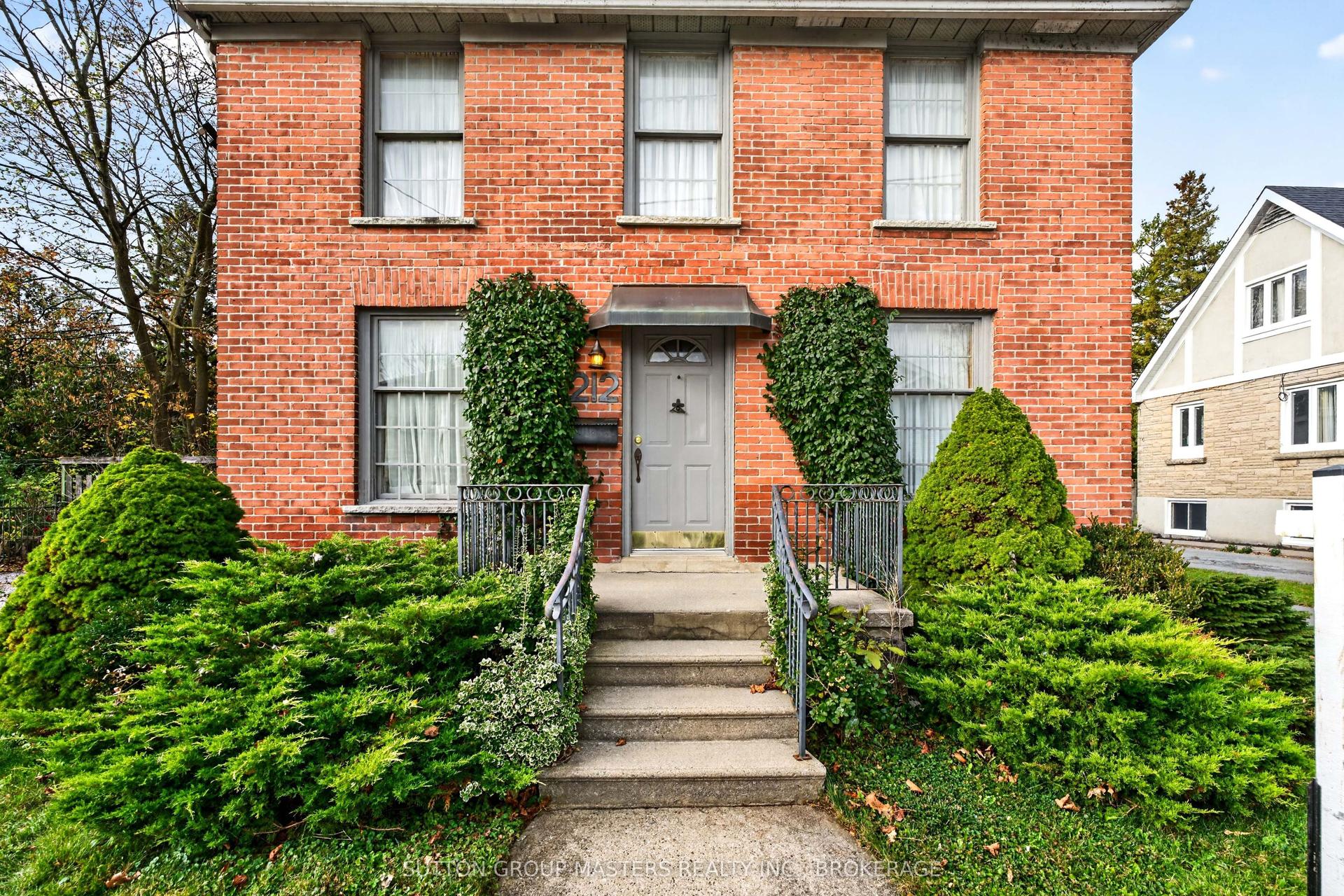 212 Macdonnell Street, Kingston — Detached for sale, photo 1