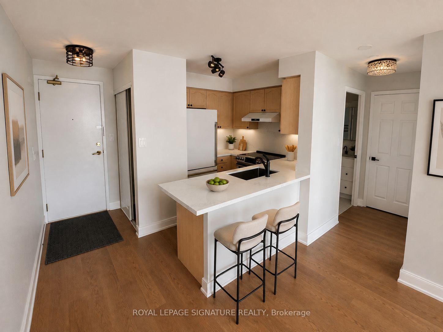51 Baffin Court 815 #815, Richmond Hill — Condo for sale, photo 1