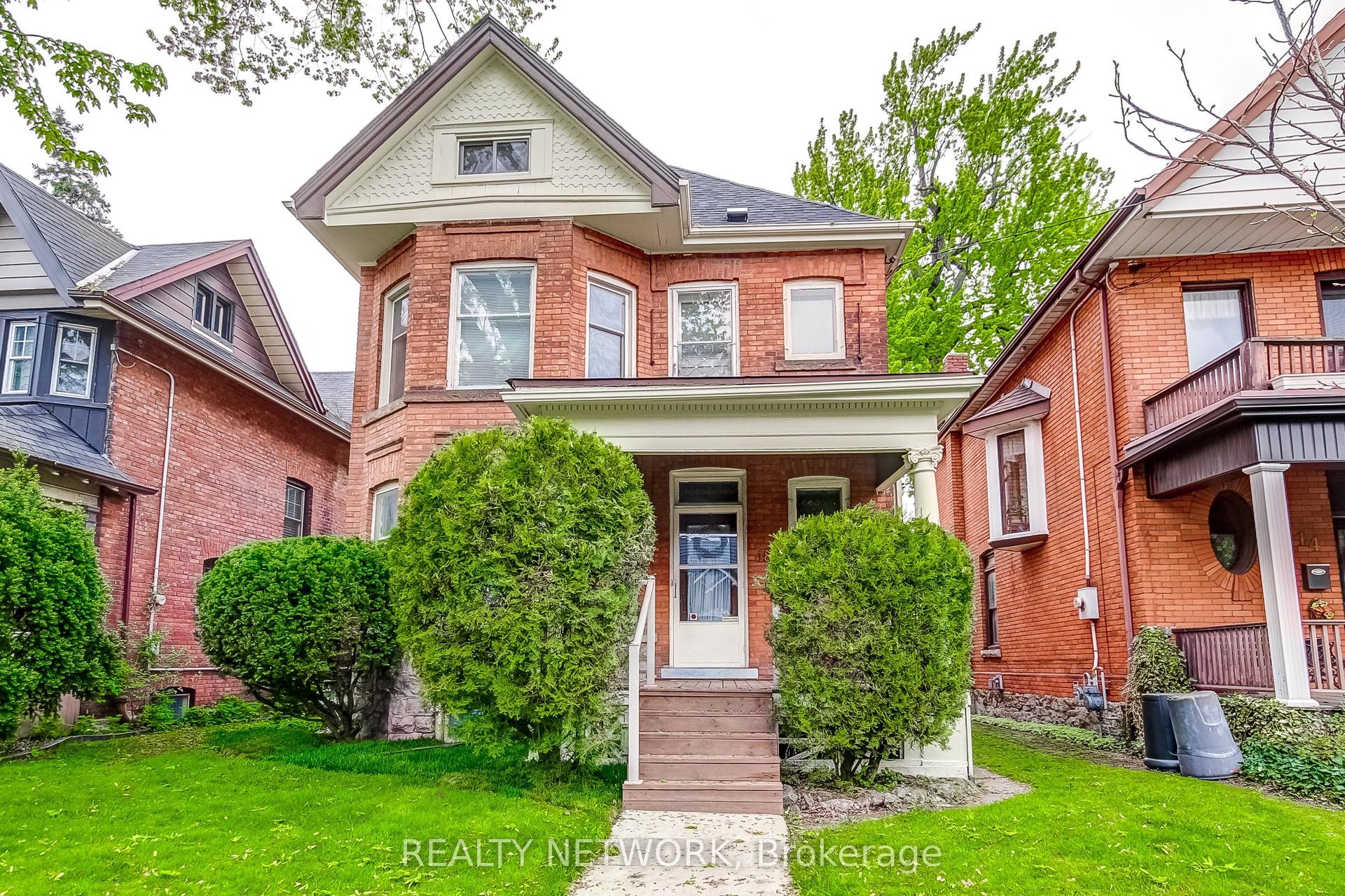 18 Fairleigh Crescent — photo 1
