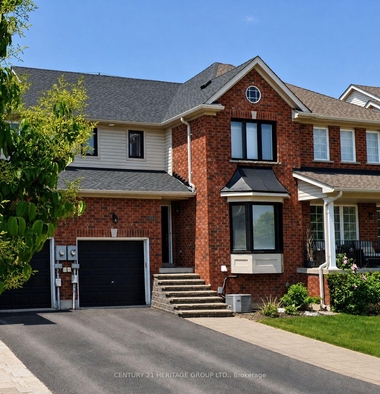 101 Bentley Crescent — photo 1