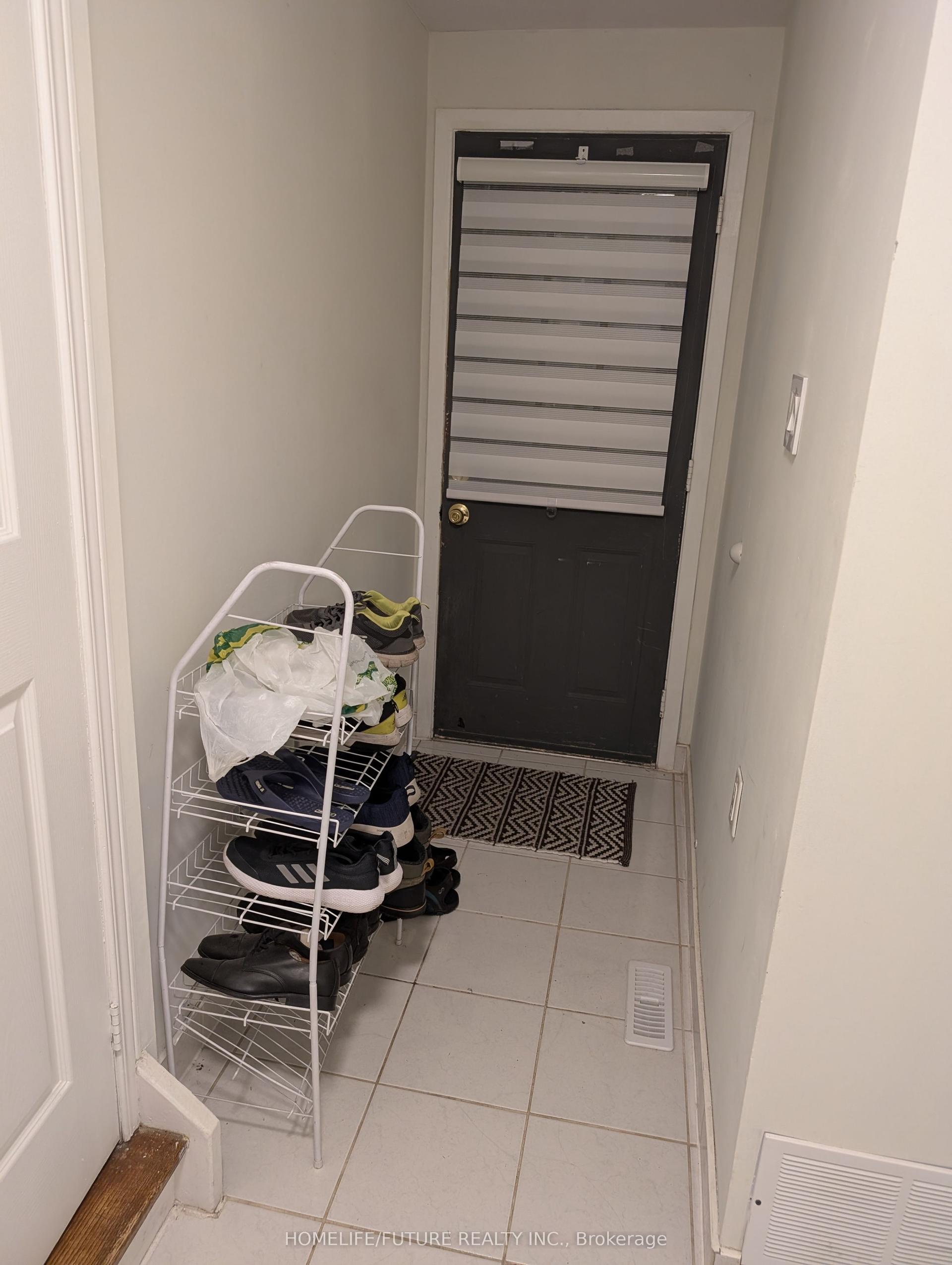 155 Mammoth Hall Trail Bsmt #Bsmt, Toronto — Semi-Detached for lease, photo 1