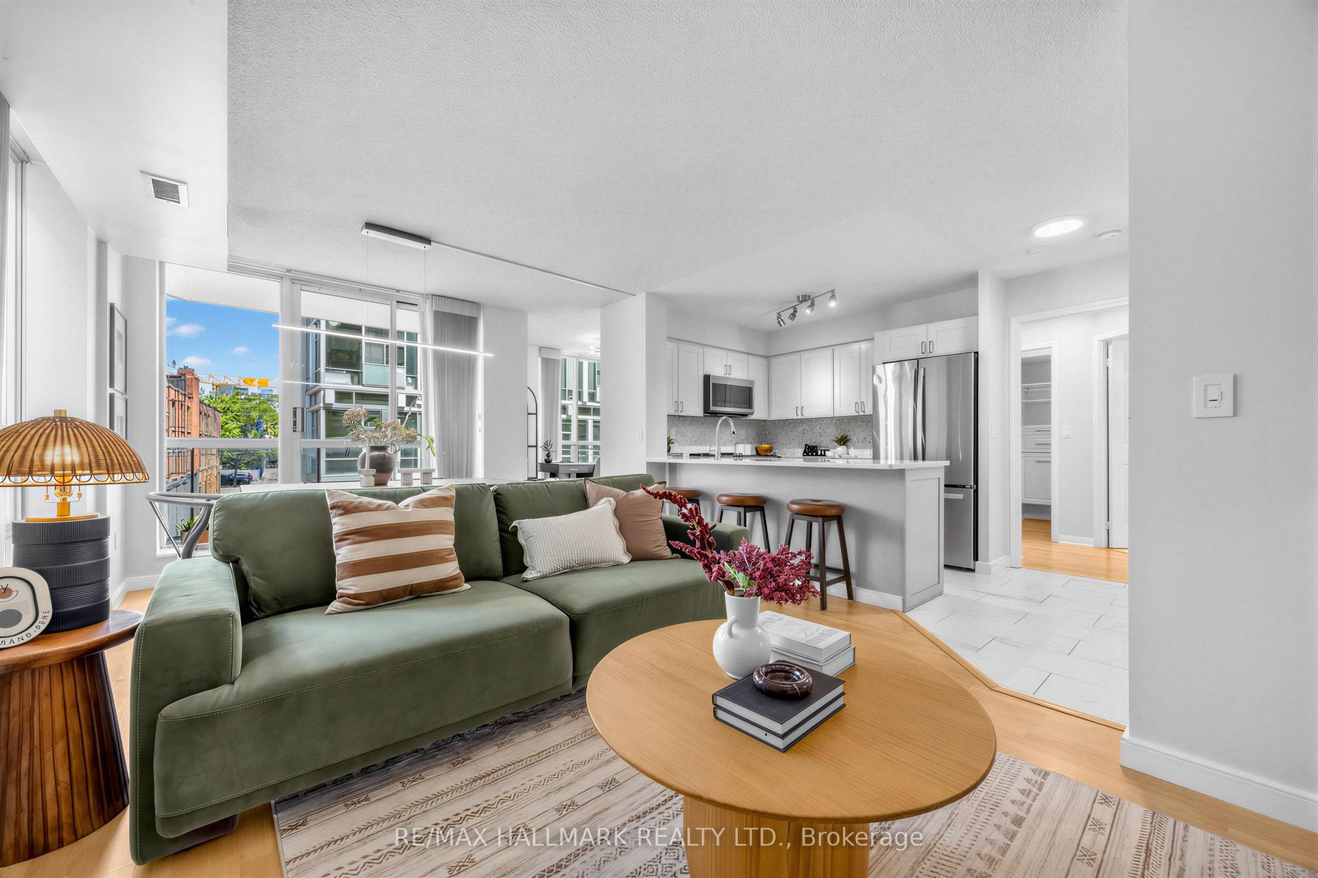 311 Richmond Street 303 #303, Toronto — Condo for lease, photo 1