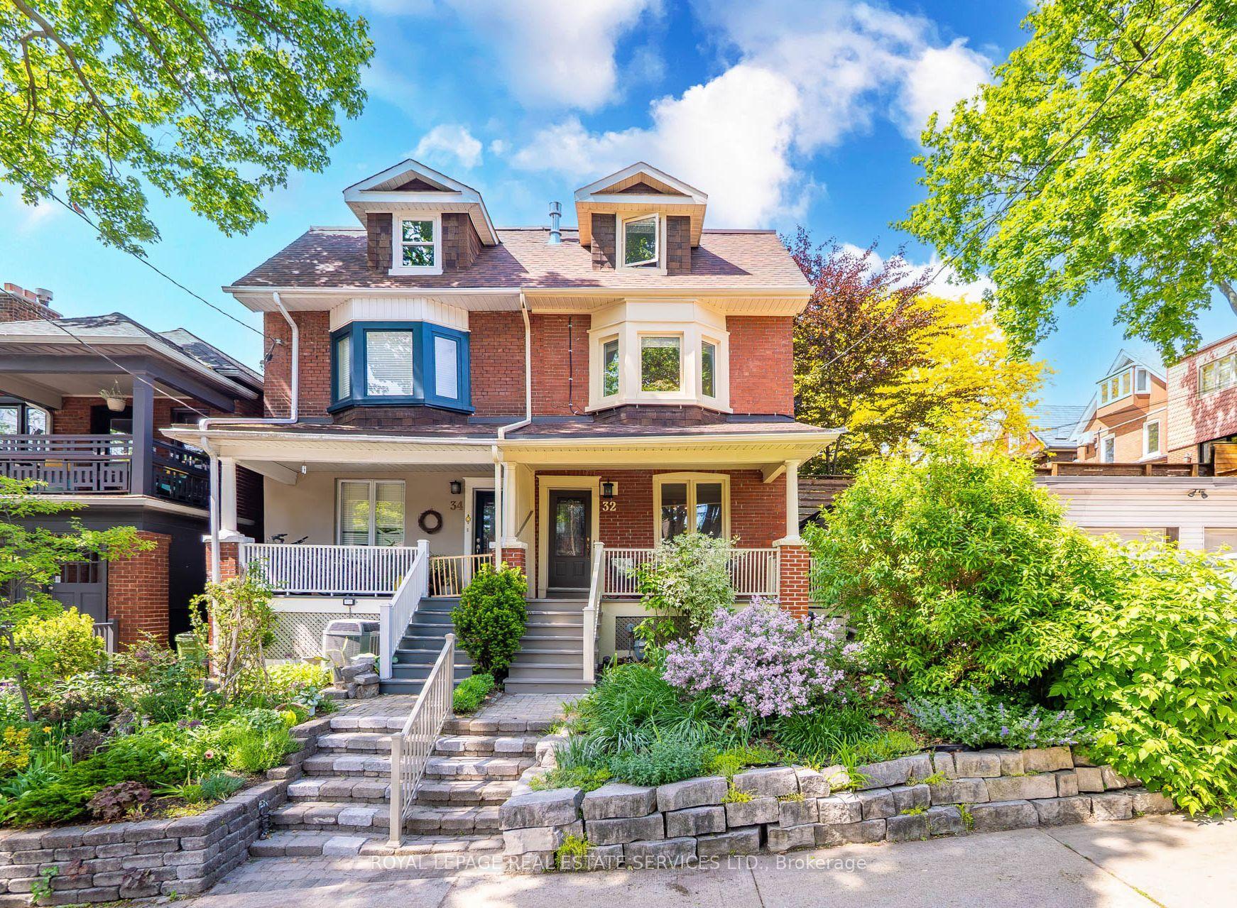 32 Hillsview Avenue — photo 1