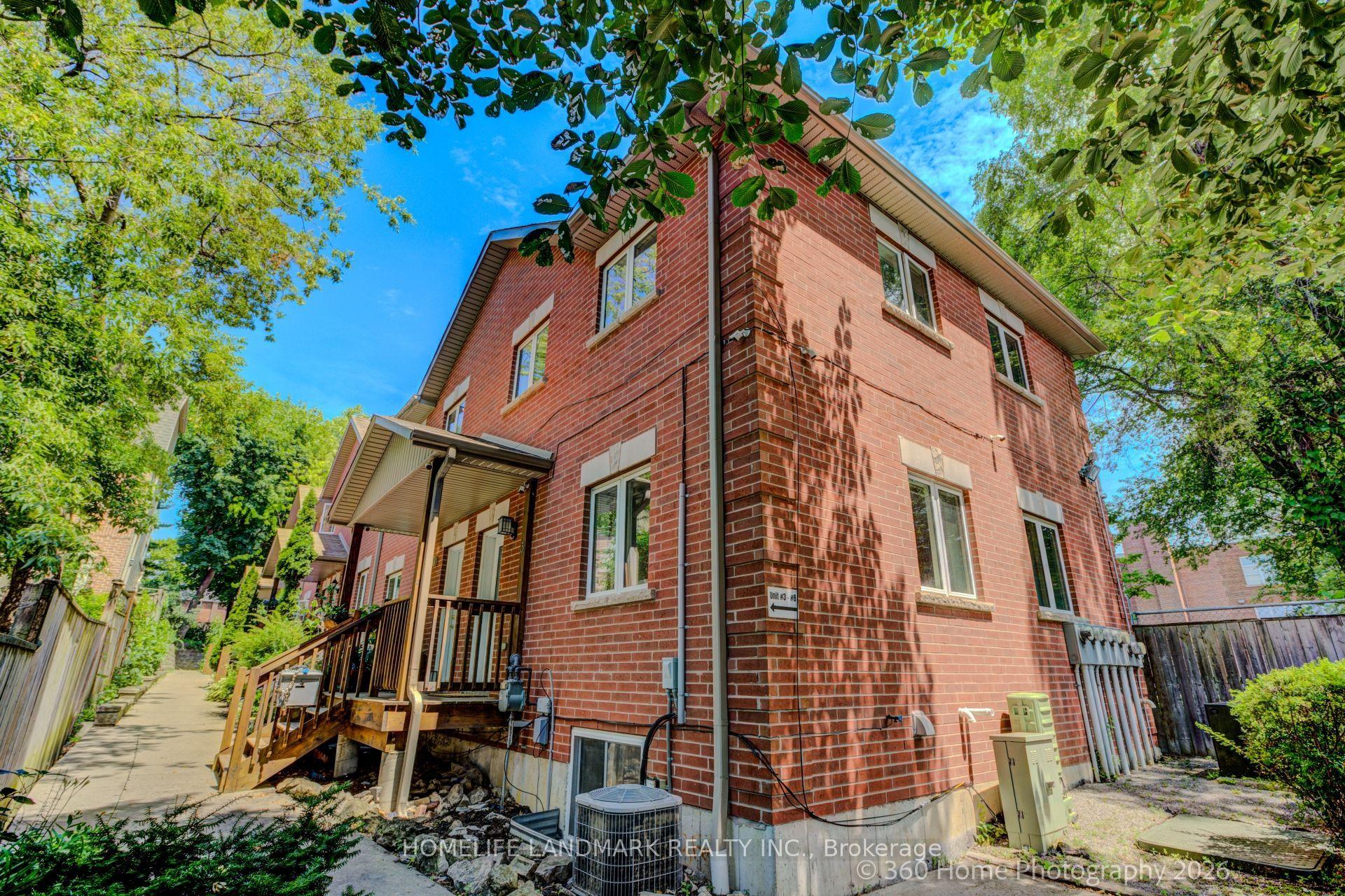 736 Kingston Road 3 #3, Toronto — Condo Town for sale, photo 1
