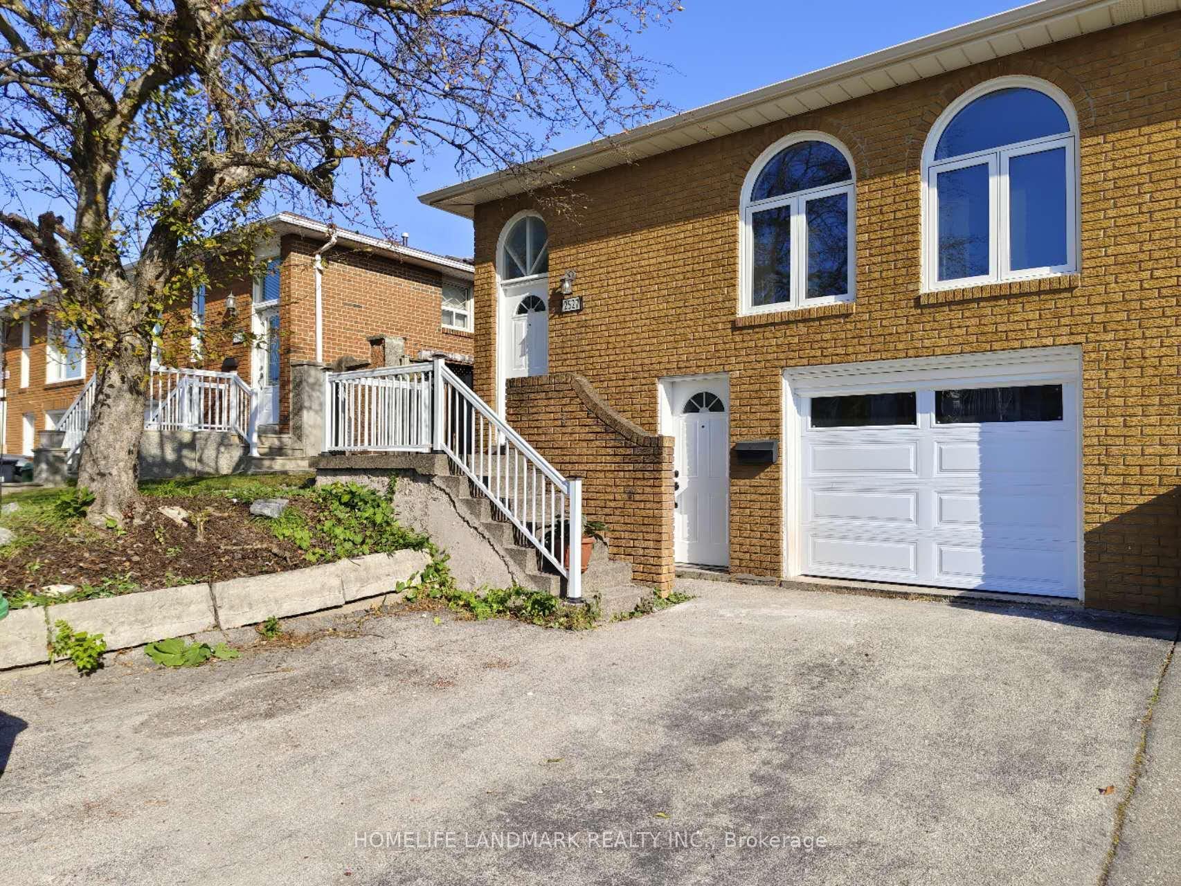 2527 Kingsberry Crescent lower #lower — photo 1