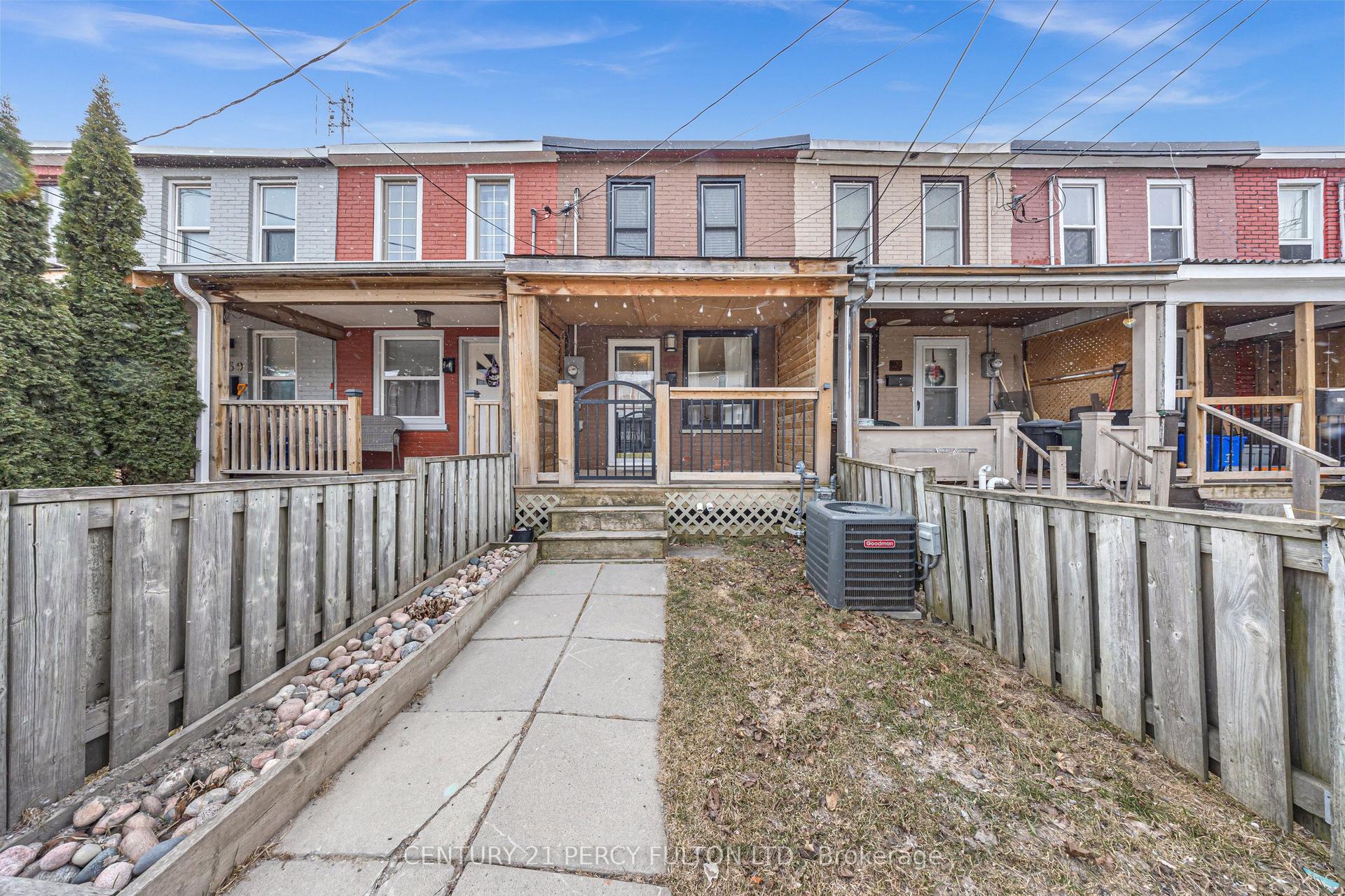 157 Olive Avenue, Oshawa — Townhouse for lease, photo 1