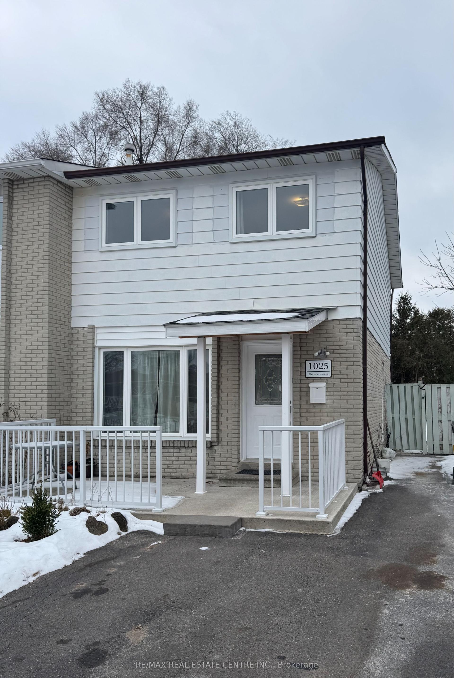 1025 Blairholm Avenue -Upper Level #-Upper Level, Mississauga — Semi-Detached for lease, photo 1