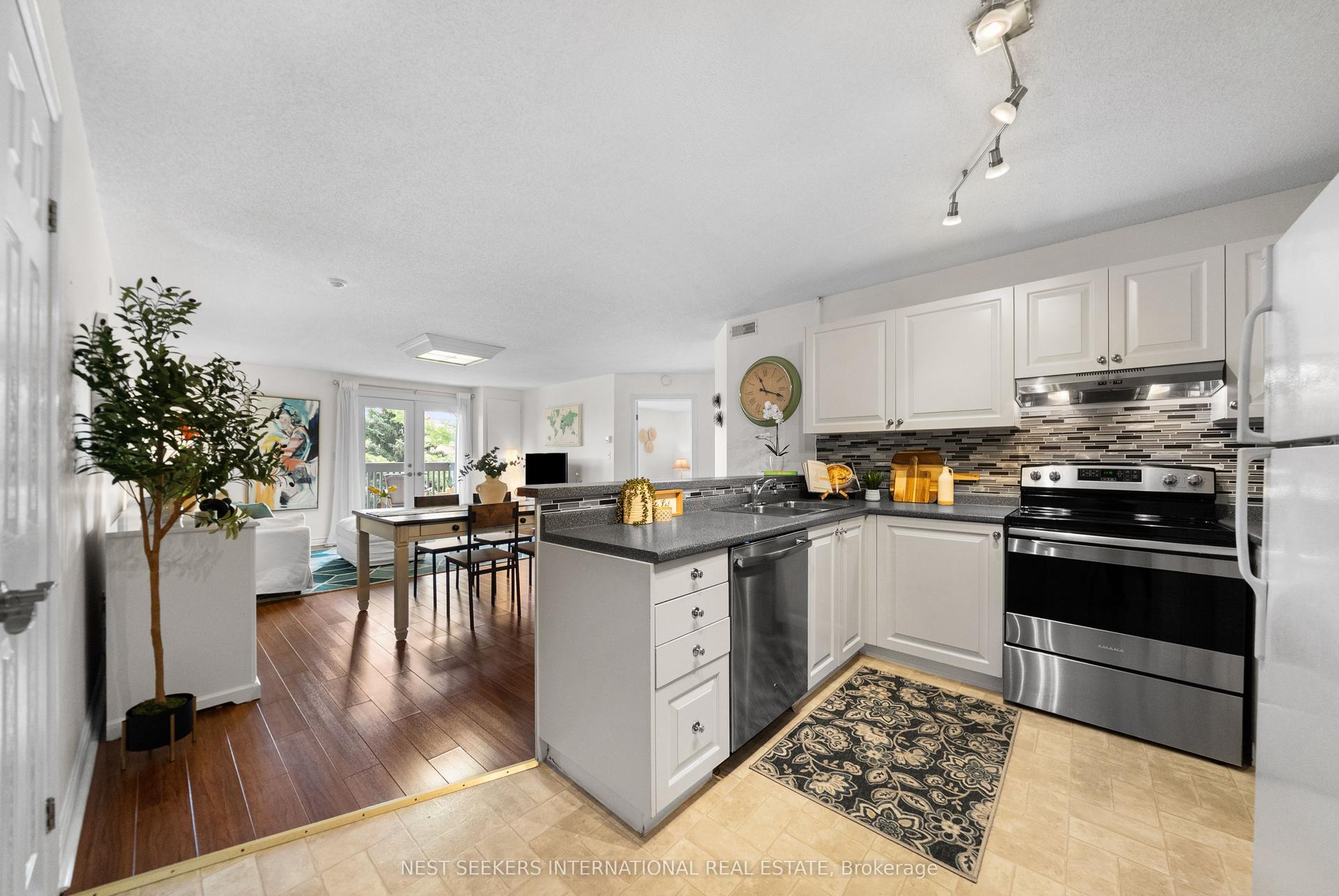 2020 Cleaver Avenue 301 #301 — photo 1