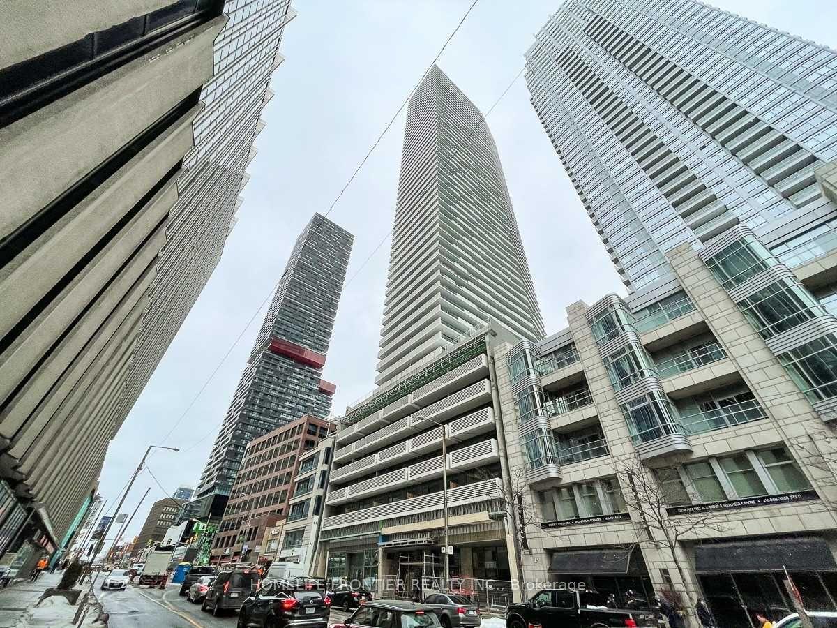 2221 Yonge Street 4405 #4405 — photo 1