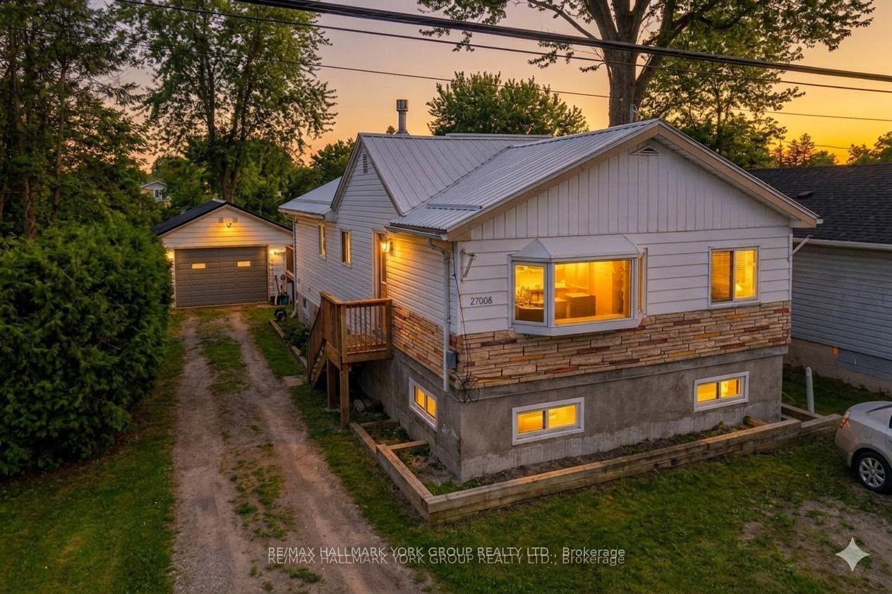 27008 Kennedy Road Upper #Upper — photo 1