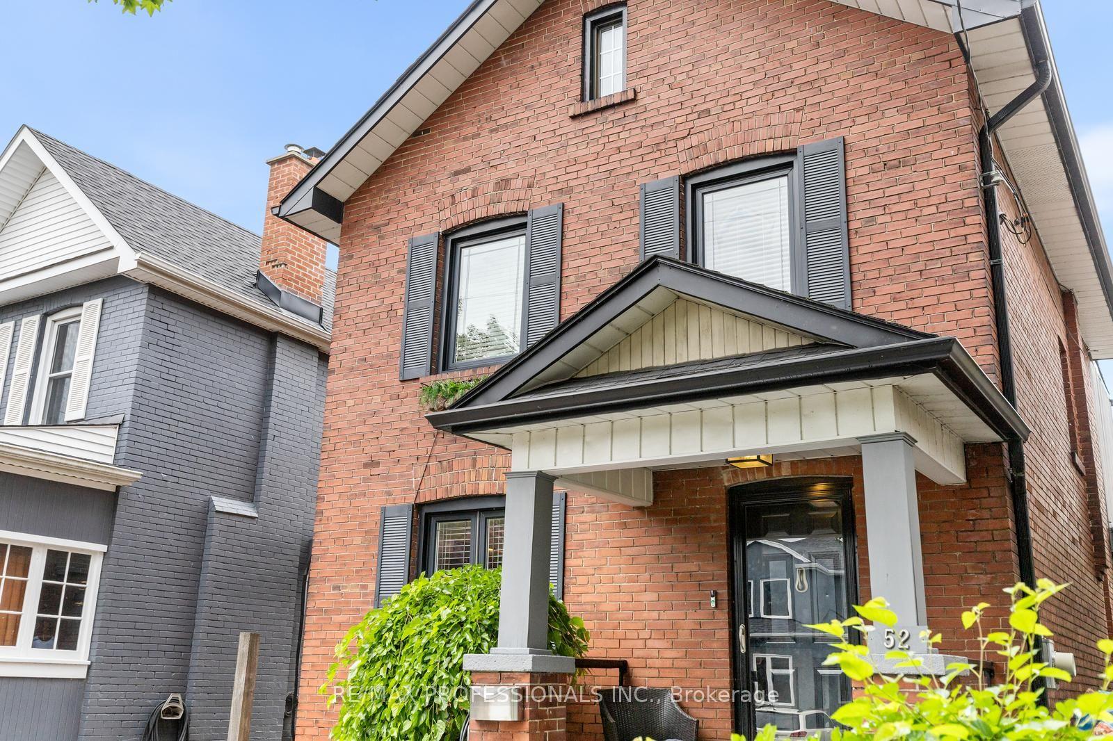 52 Third Street, Toronto — Detached for sale, photo 1
