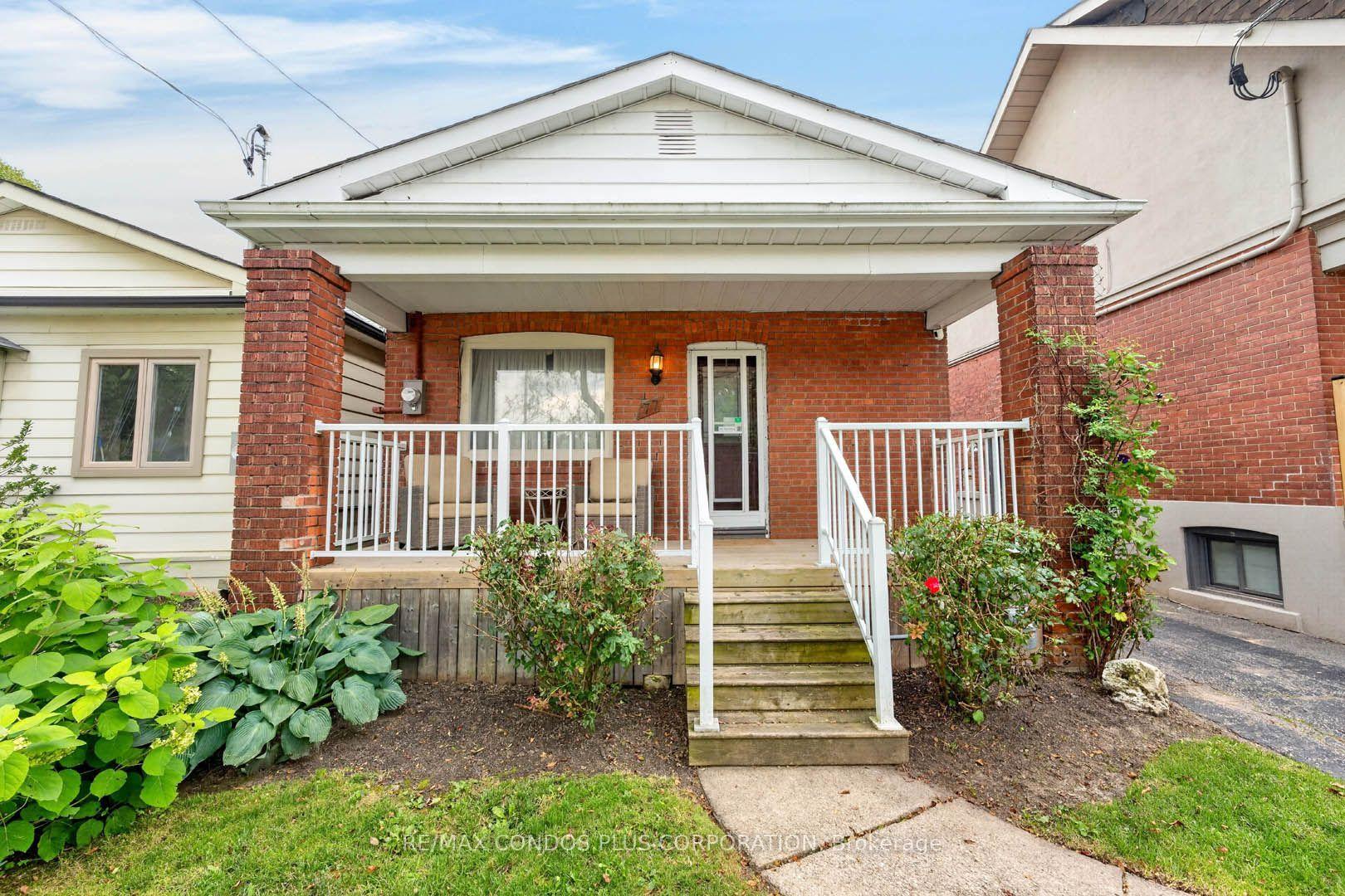 77 Fifth Street E, Toronto — Detached for sale, photo 1
