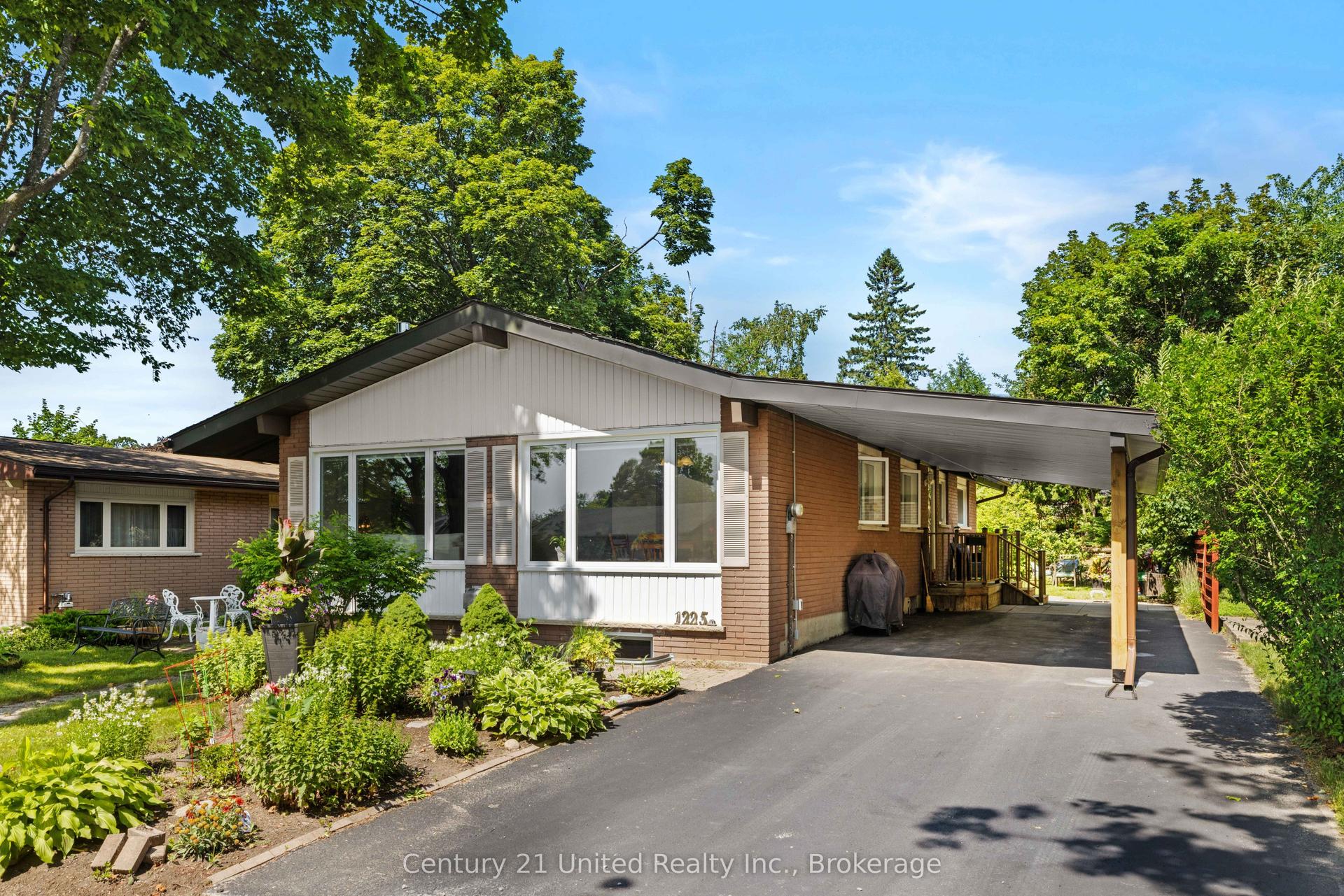 1225 Milburn Street, Peterborough — Detached for sale, photo 1