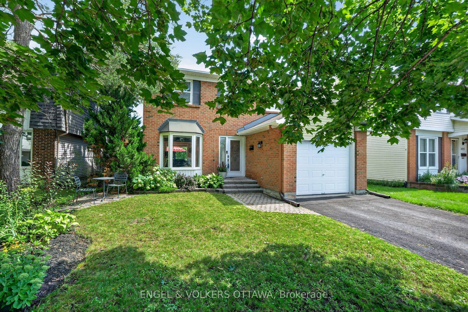 1069 St Germain Crescent, Orleans - Convent Glen and Area — Detached for sale, photo 1