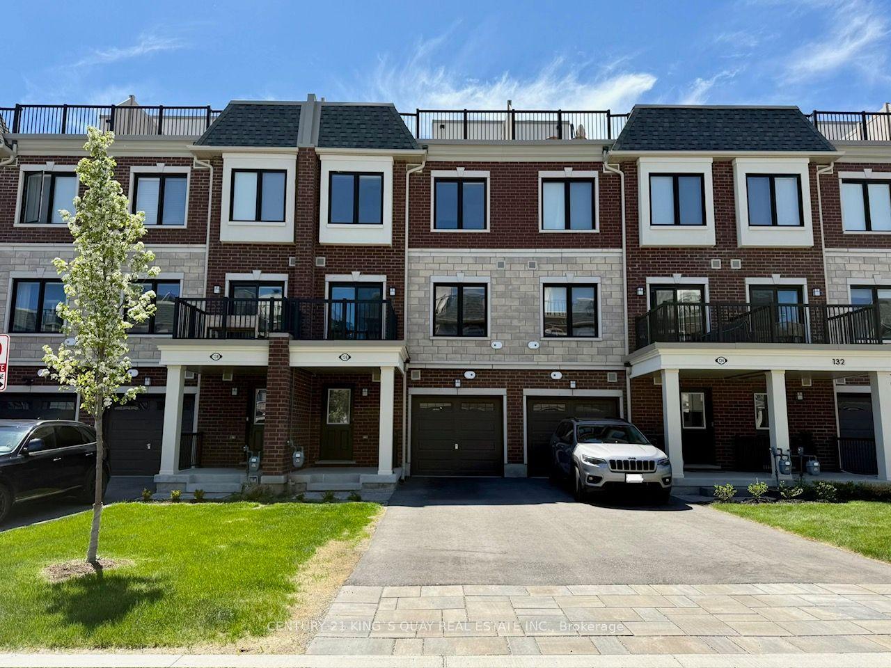 136 Covington Crescent — photo 1