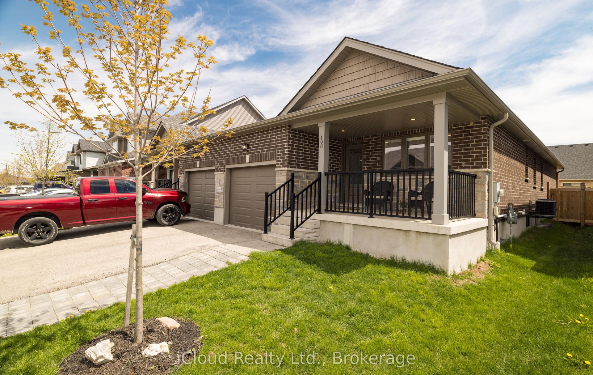 108 Stephenson Way — photo 1