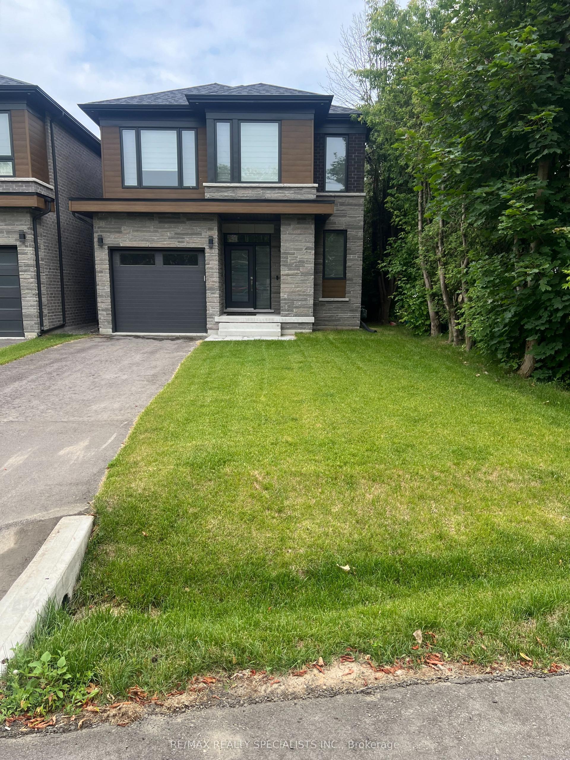 1088 Casson Avenue, Mississauga — Detached for lease, photo 1