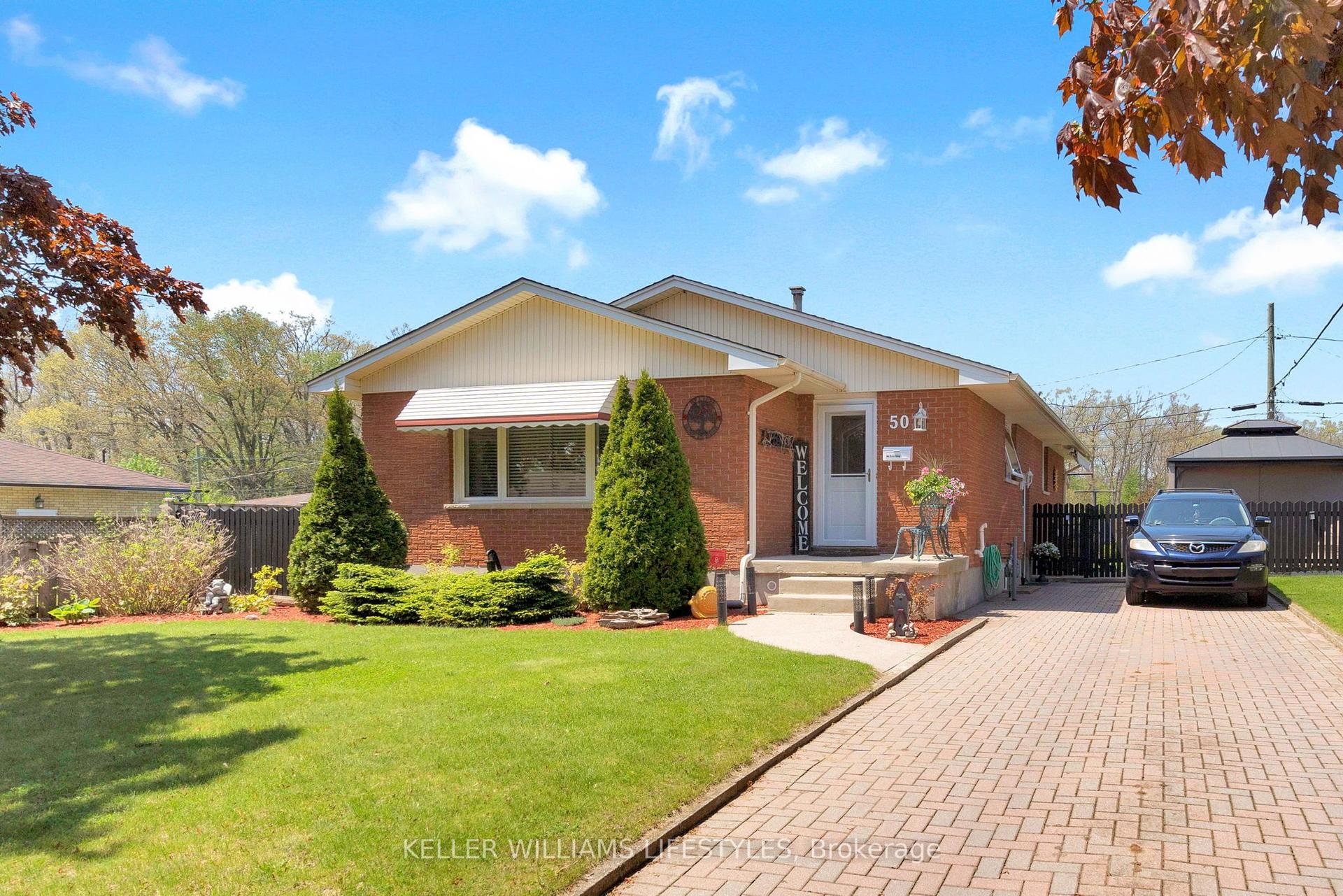 50 Algonquin Crescent — photo 1