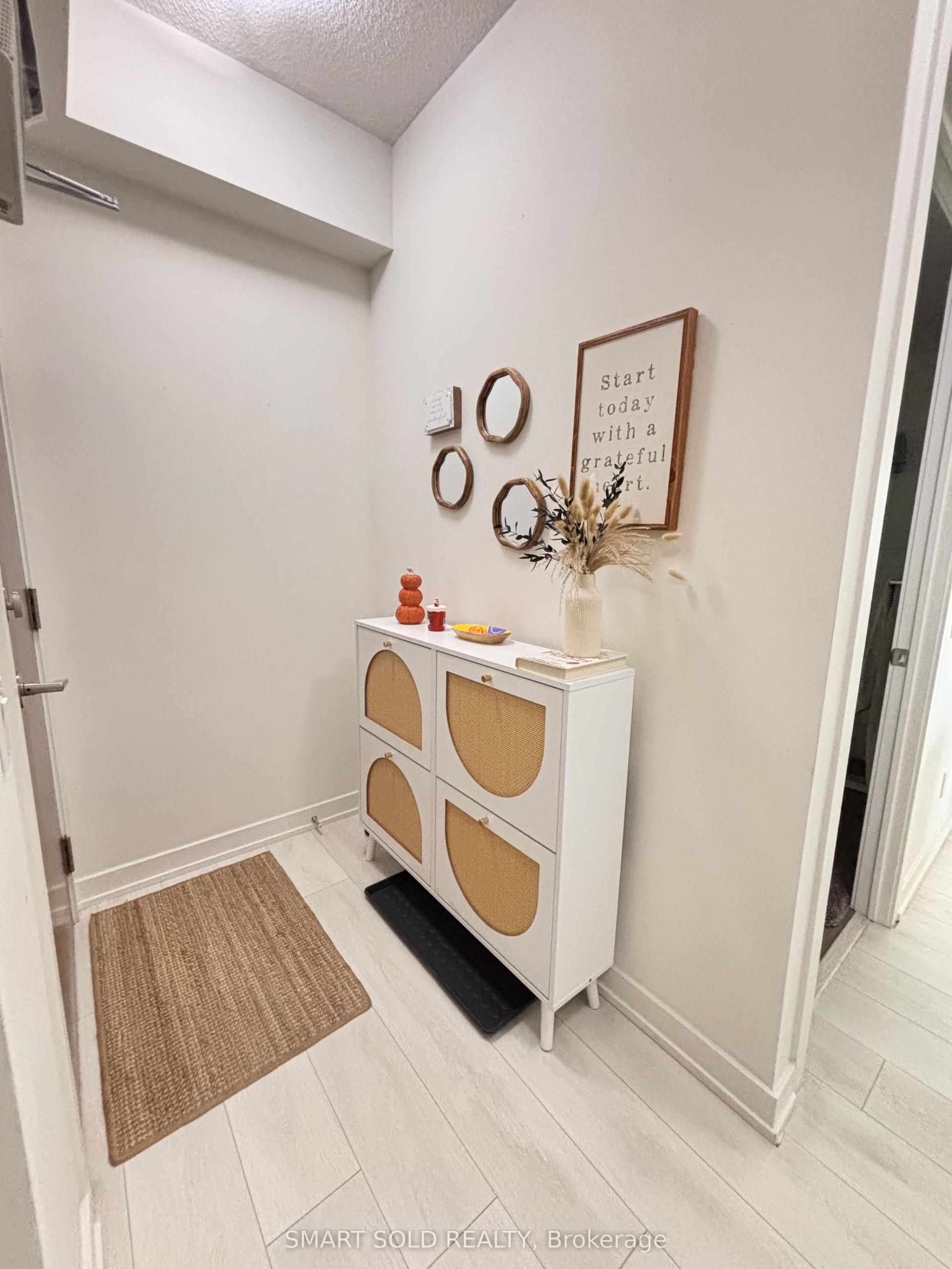 2212 Lake Shore Boulevard W 908 #908, Toronto — Condo for lease, photo 1