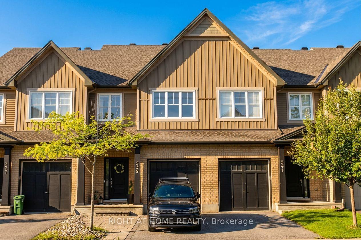 239 Via San Marino Street, Barrhaven — Townhouse for lease, photo 1