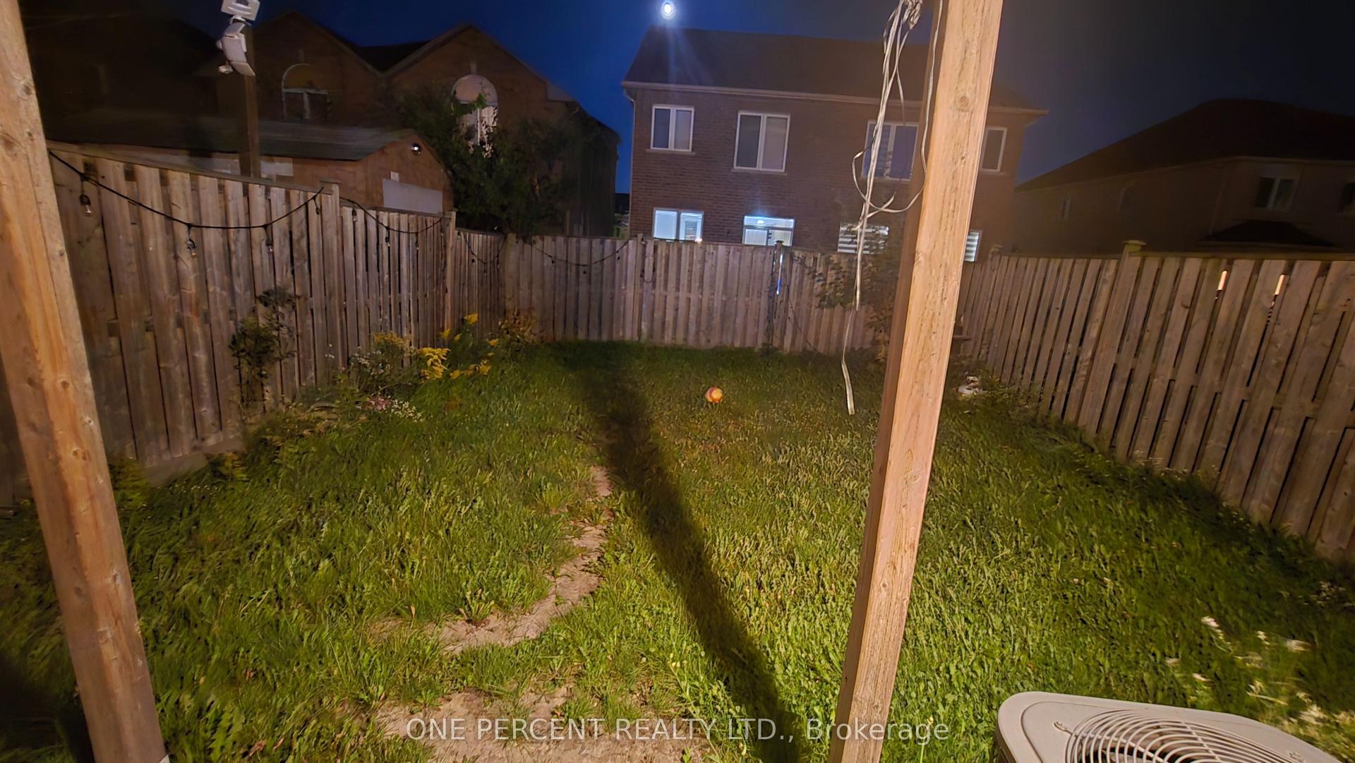 3365 Stoney Crescent, Mississauga — Semi-Detached for lease, photo 1