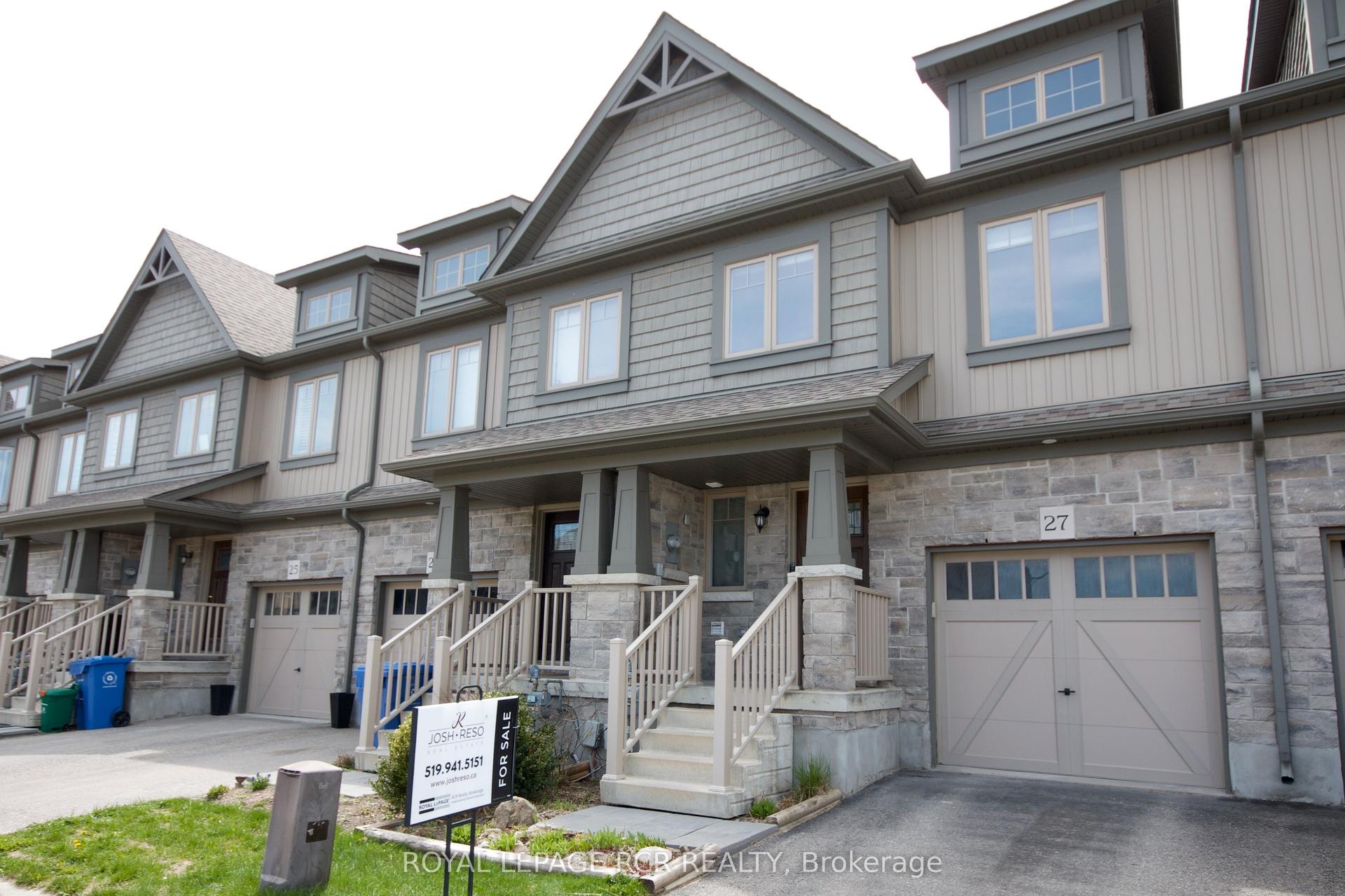 124 Parkinson Crescent 27 #27 — photo 1