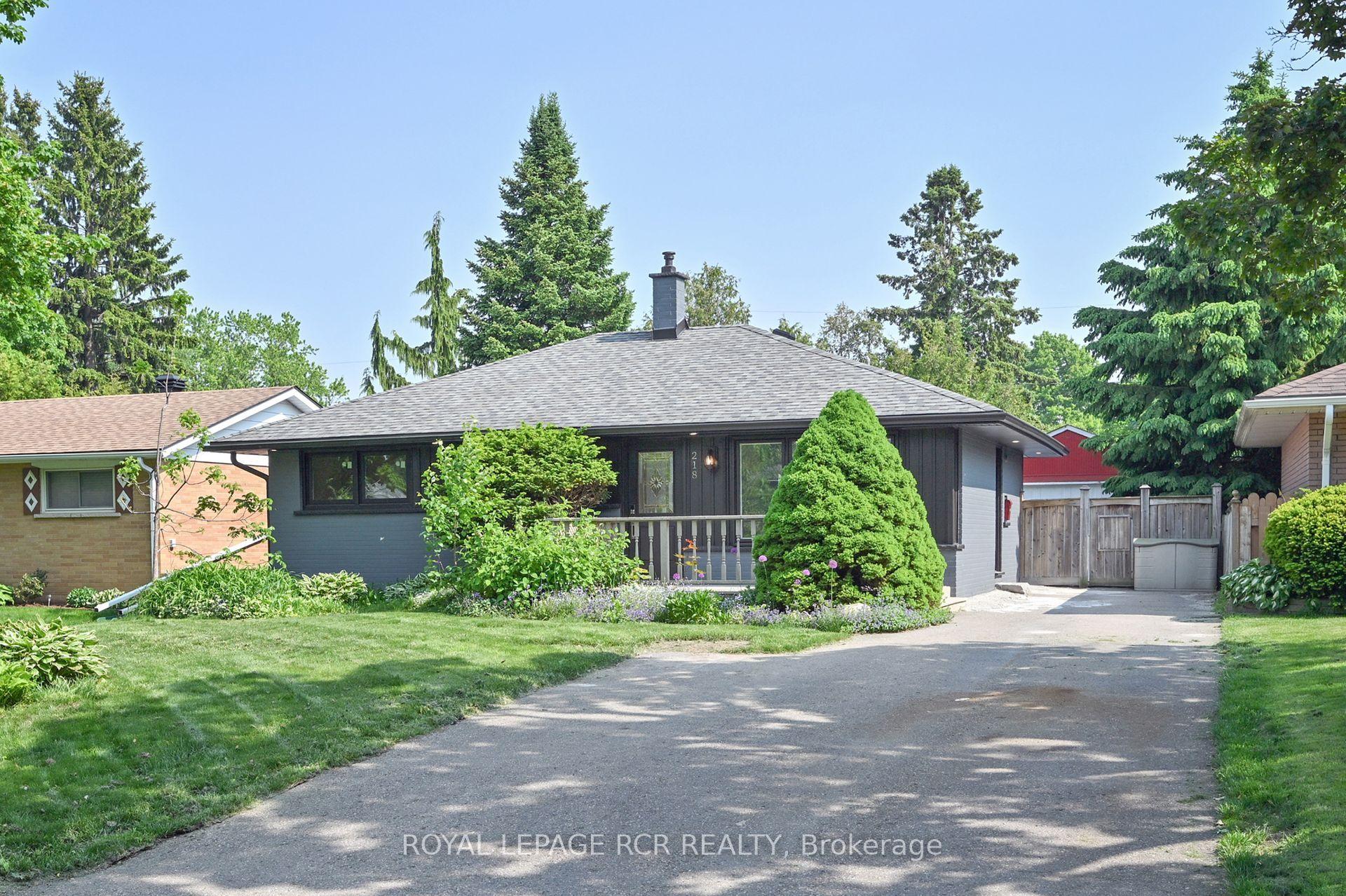 218 Elizabeth Street — photo 1