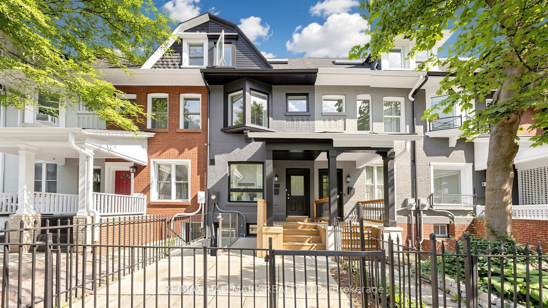 31 1/2 Granby Street, Toronto — Townhouse for sale, photo 1