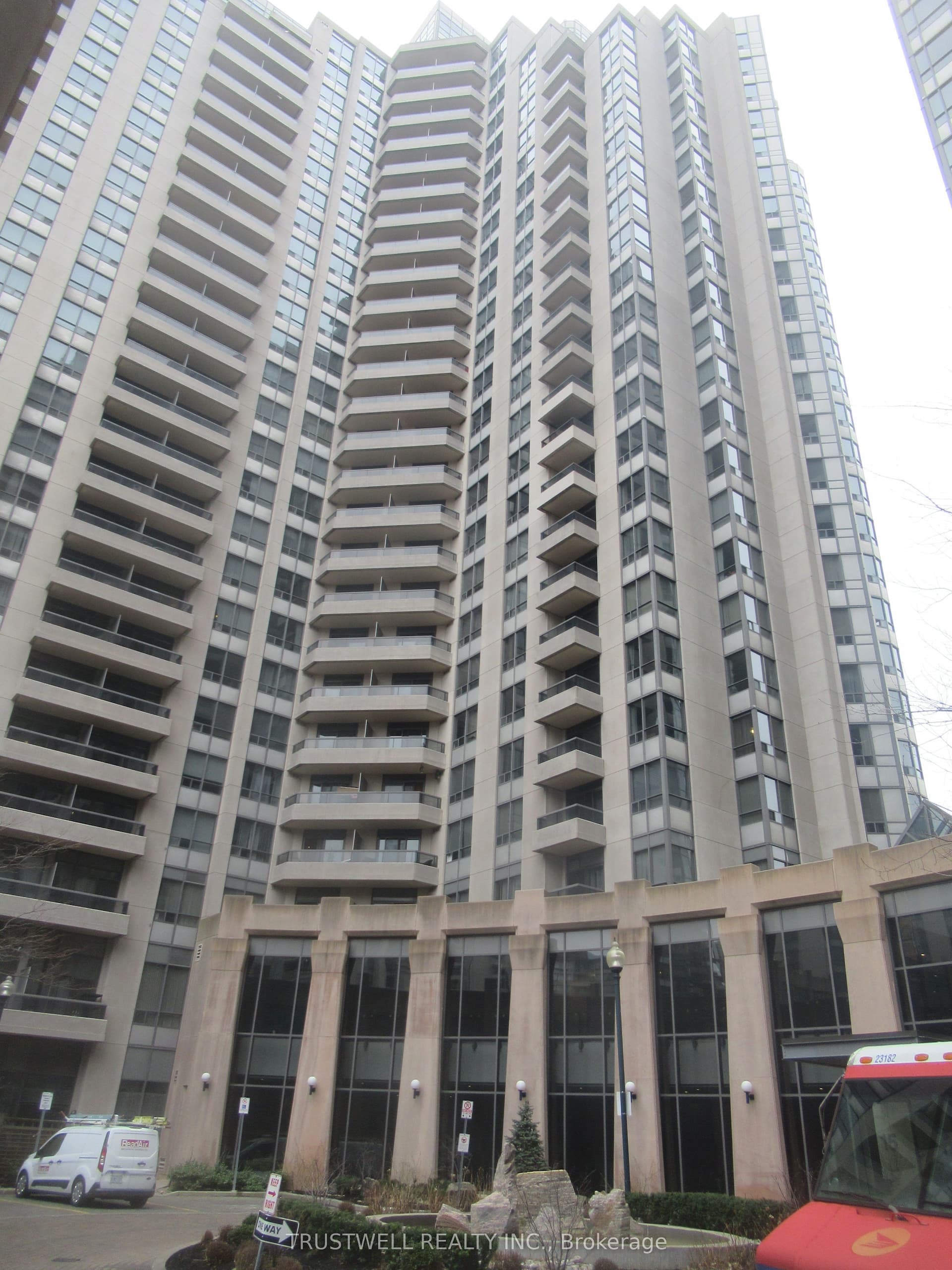 15 Northtown Way 1618 #1618 — photo 1