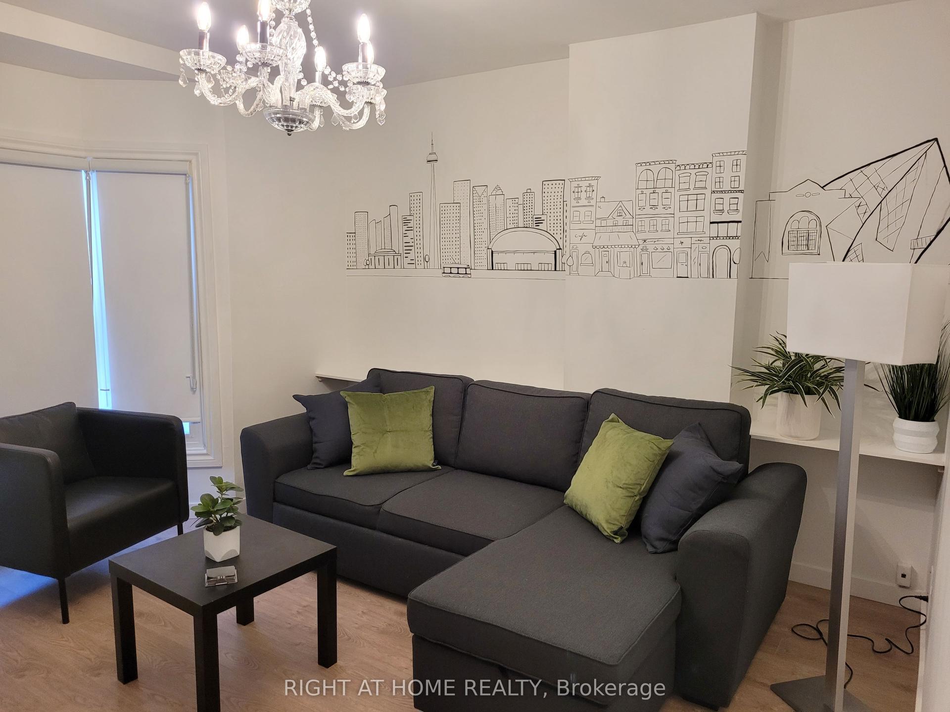 1054 Dufferin Street 2nd Floor #2nd Floor — photo 1