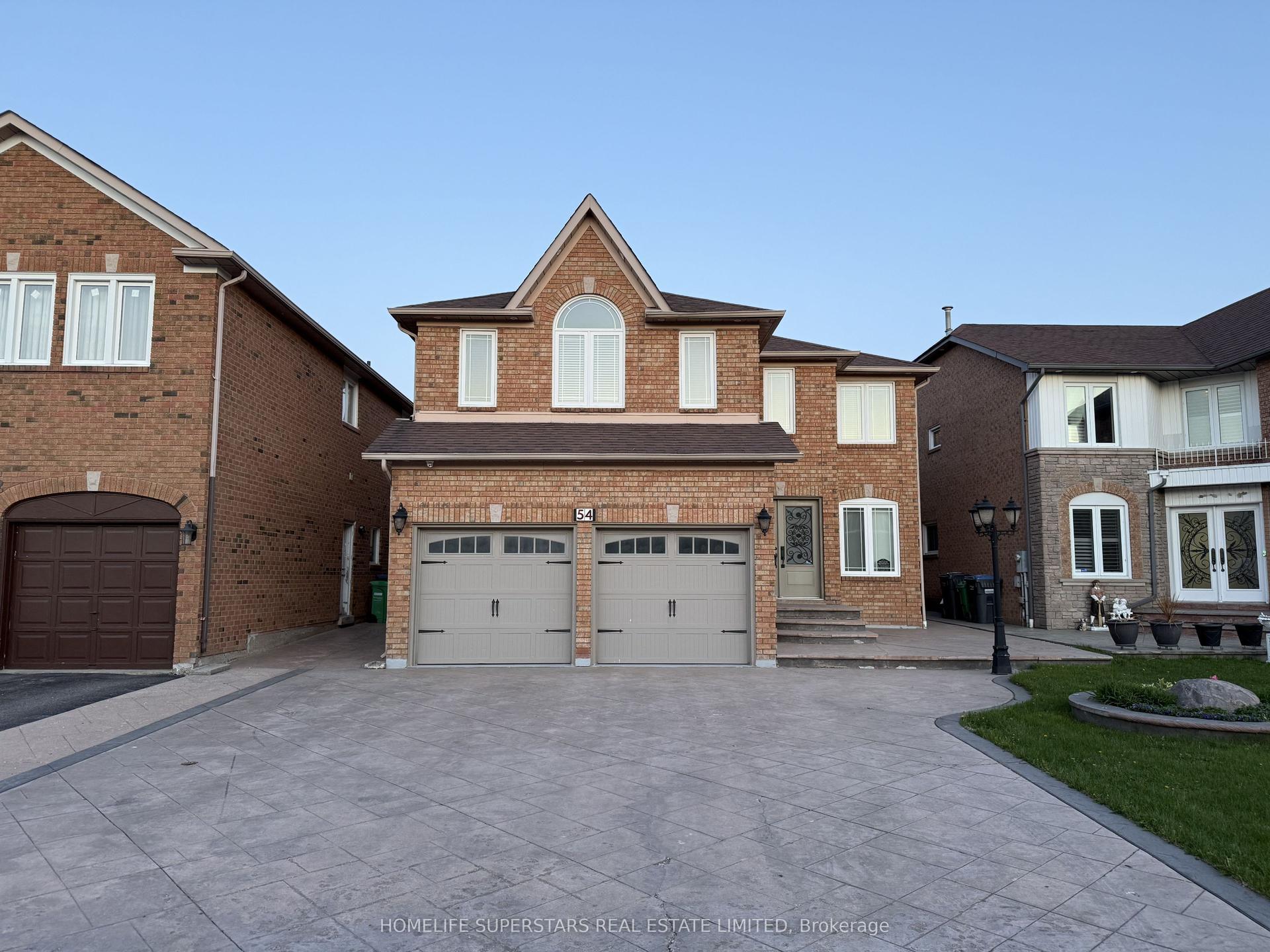 54 Hollybush Street — photo 1