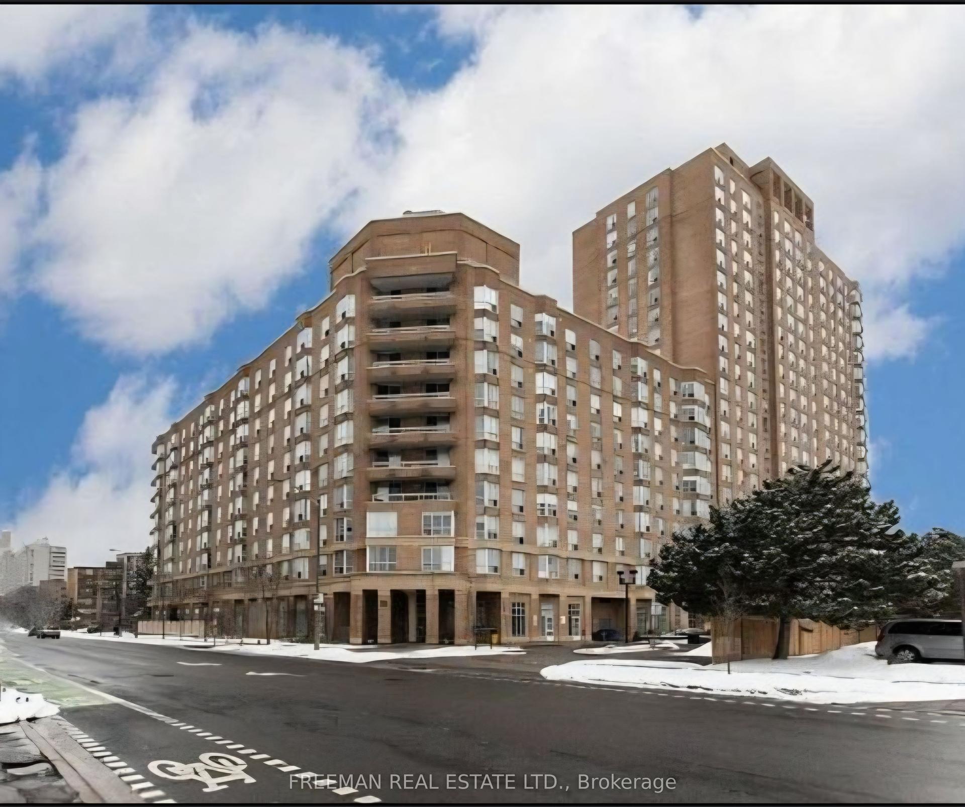 11 Thorncliffe Park Drive 910 #910, Toronto — Condo for lease, photo 1