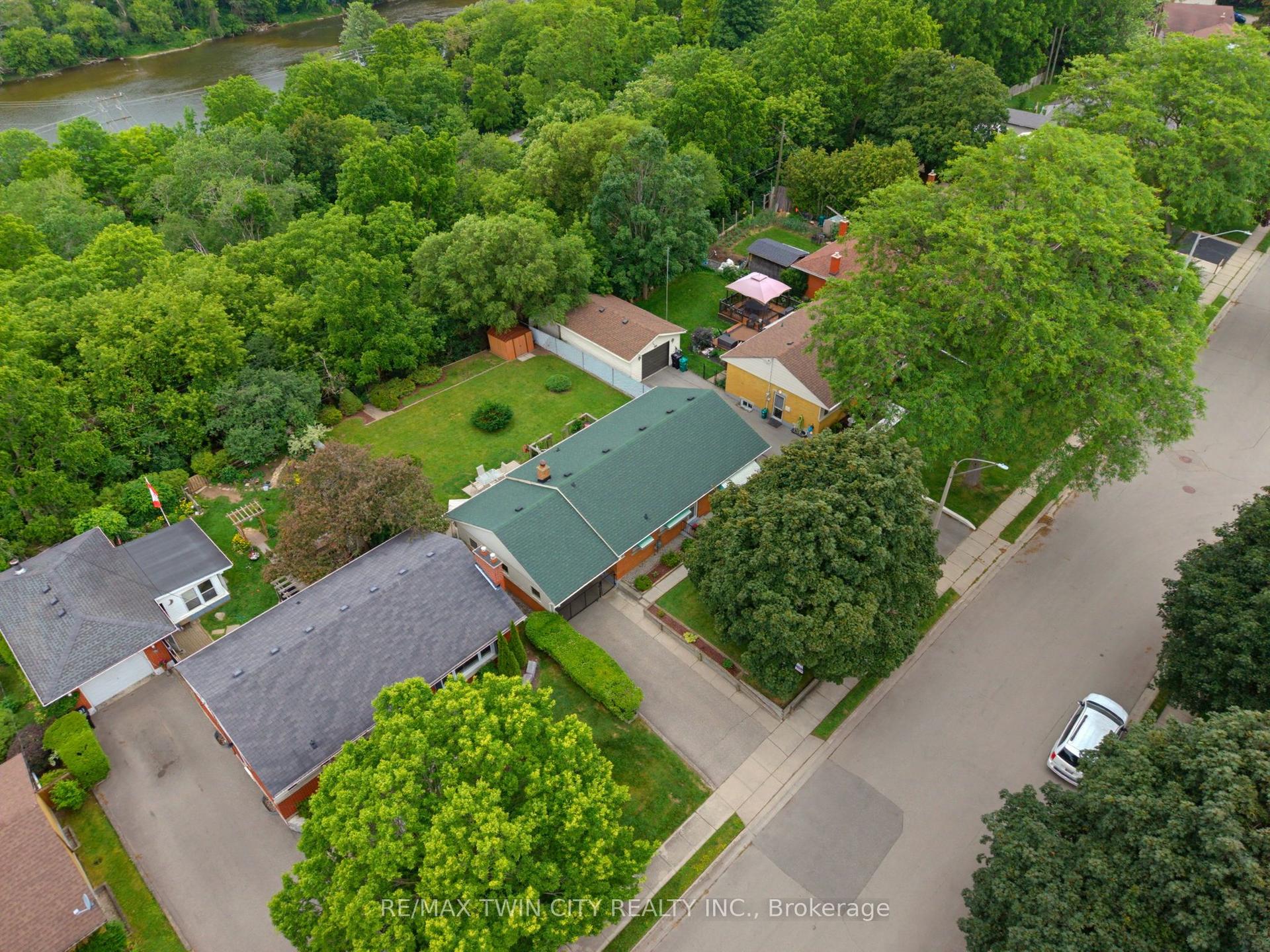 42 Highman Avenue — photo 1