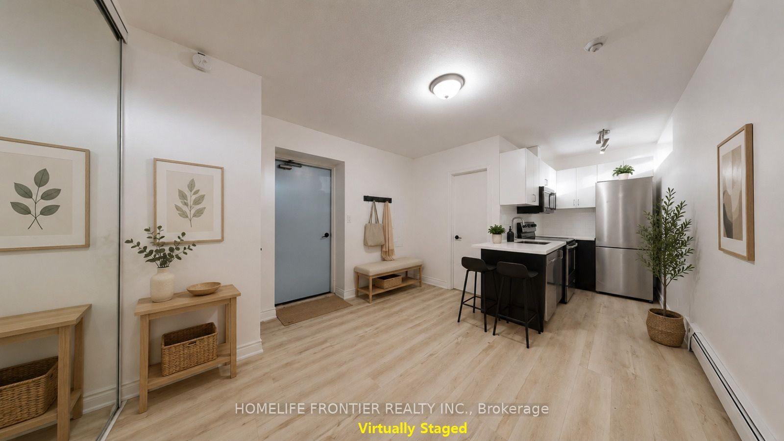 291 Scarlett Road 101 #101, Toronto — Detached for lease, photo 1