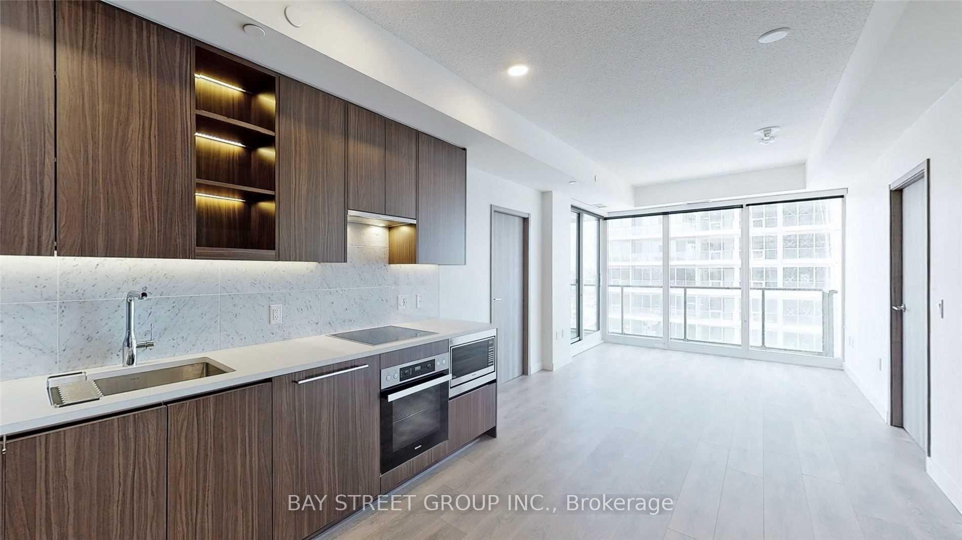 95 Mcmahon Drive 1212 #1212 — photo 1
