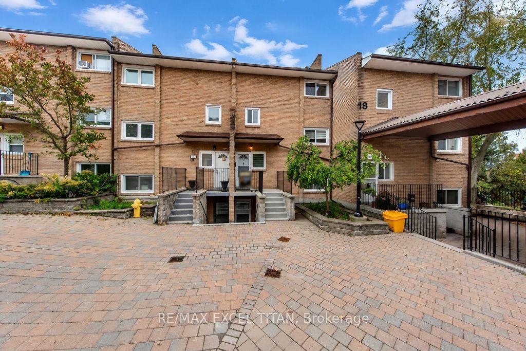50 Scarborough Golf Club Road 153 #153, Toronto — Condo Town for sale, photo 1