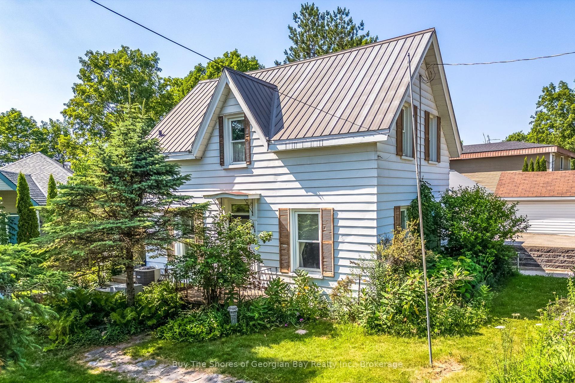 60 Church Street, Penetanguishene — Detached for sale, photo 1