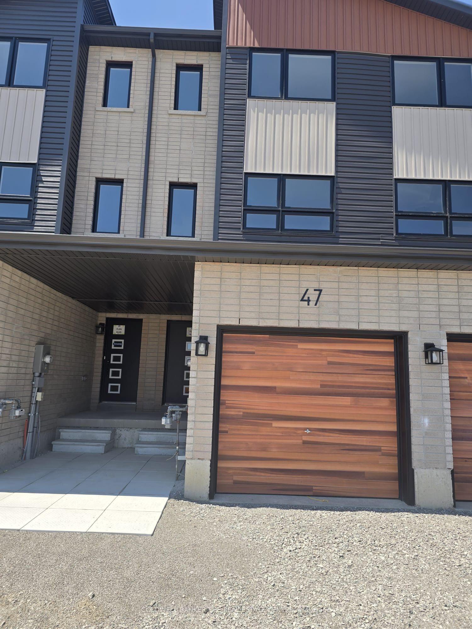 47 FLAN Boulevard, Barrie — Townhouse for lease, photo 1