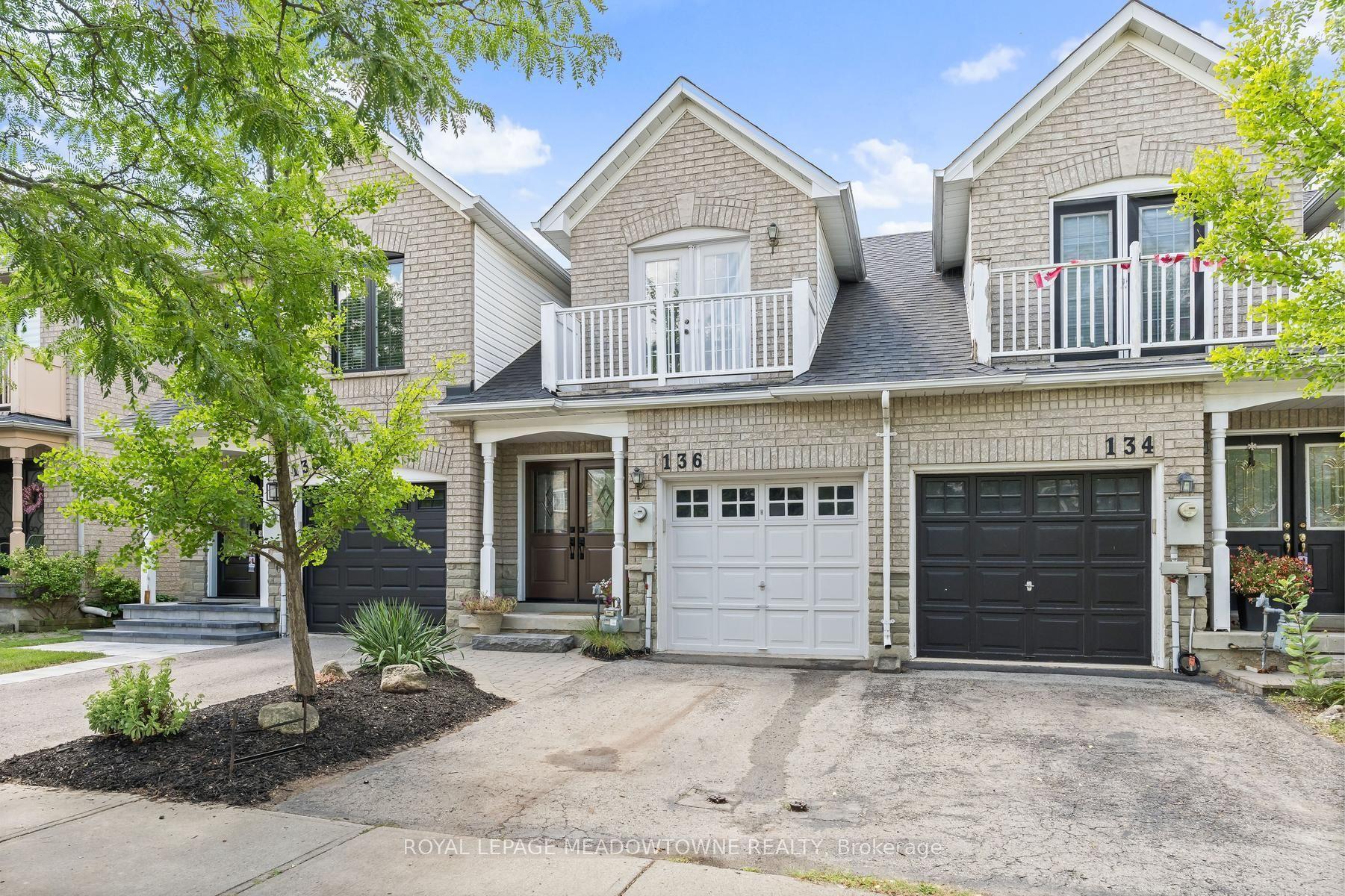 136 Dominion Gardens Drive, Halton Hills — Townhouse for sale, photo 1