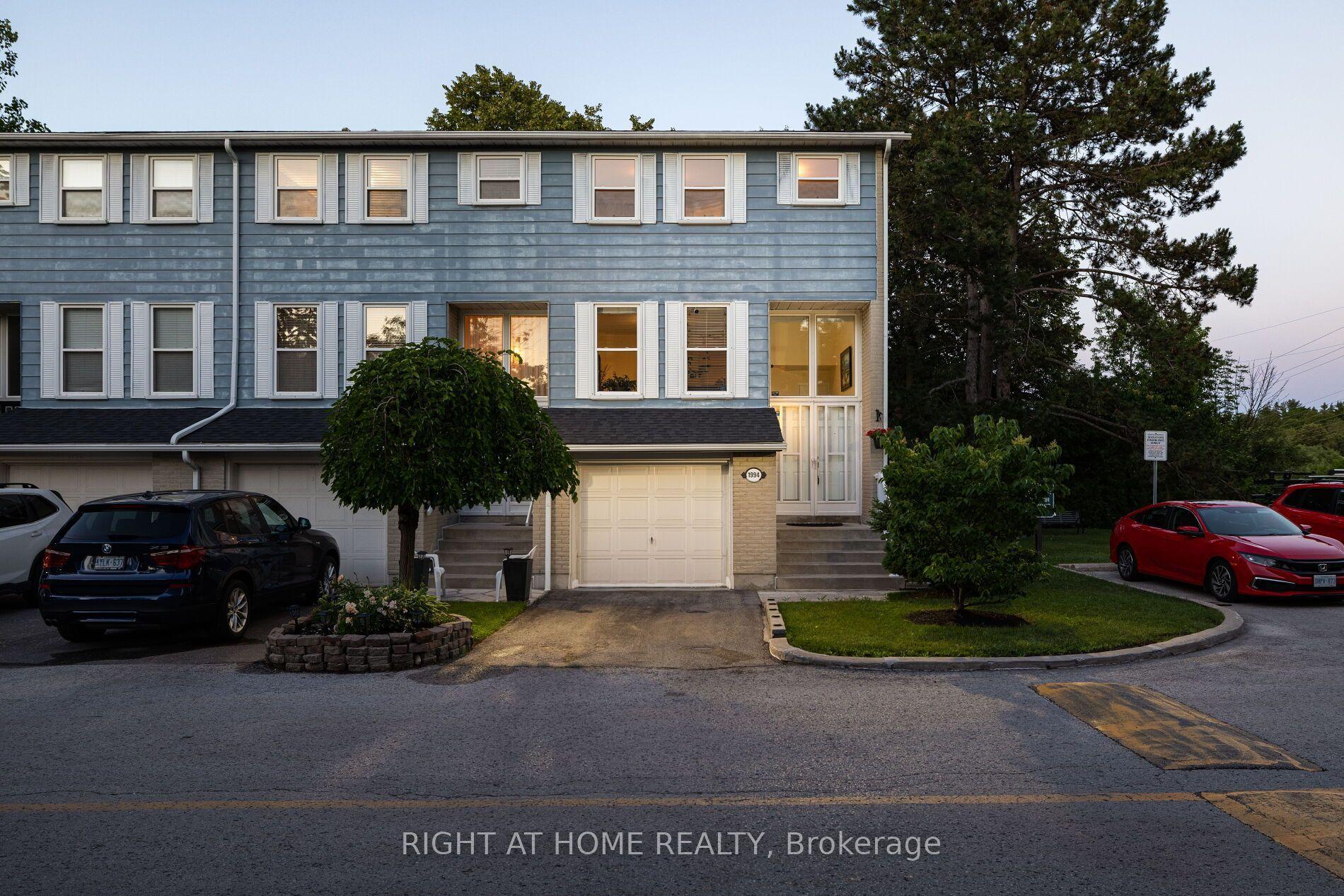 1994 John St Street, Markham — Condo Town for sale, photo 1