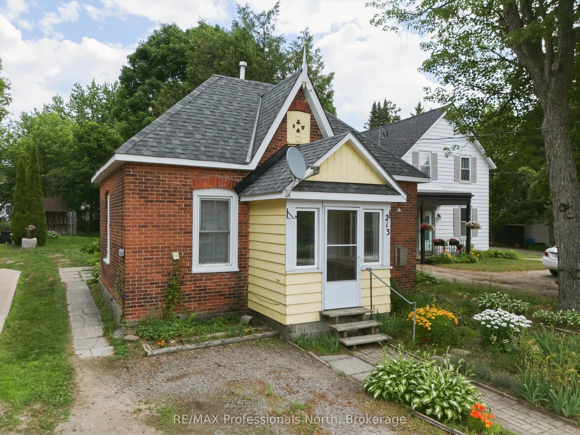213 James Street, Bracebridge — Detached for sale, photo 1