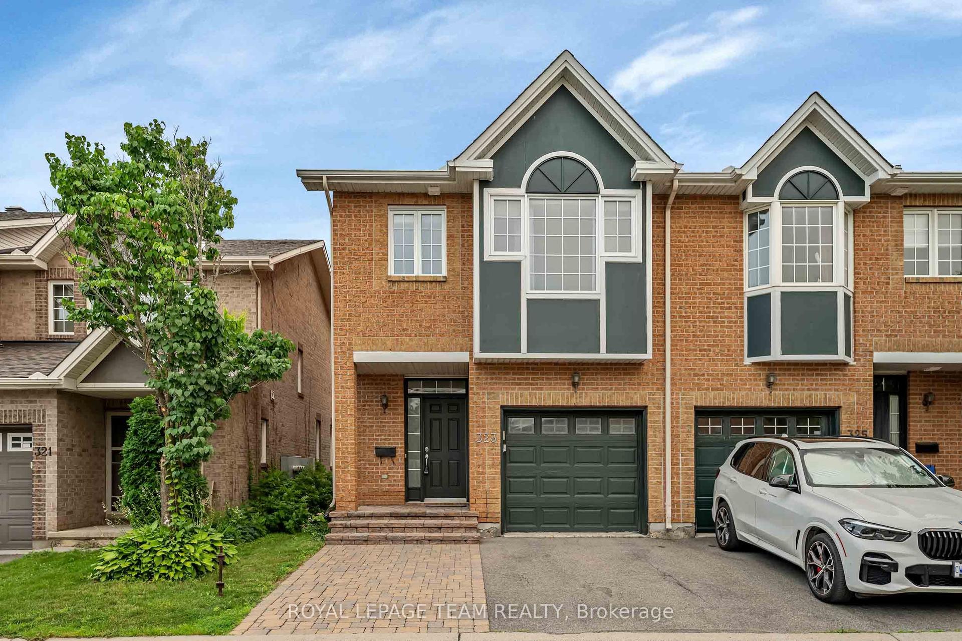 323 Freedom Private, Alta Vista and Area — Townhouse for lease, photo 1