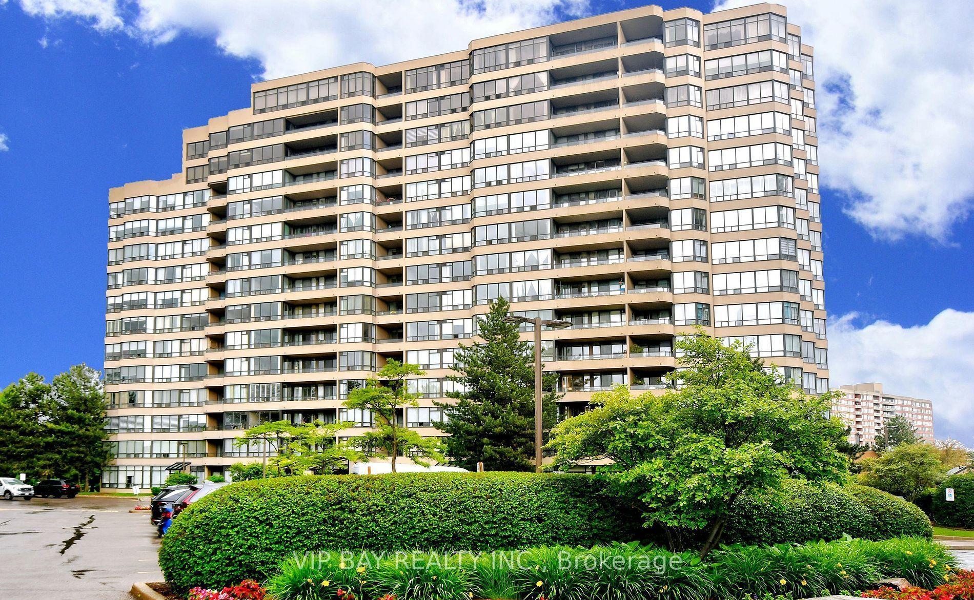 32 Clarissa Drive 524 #524 — photo 1