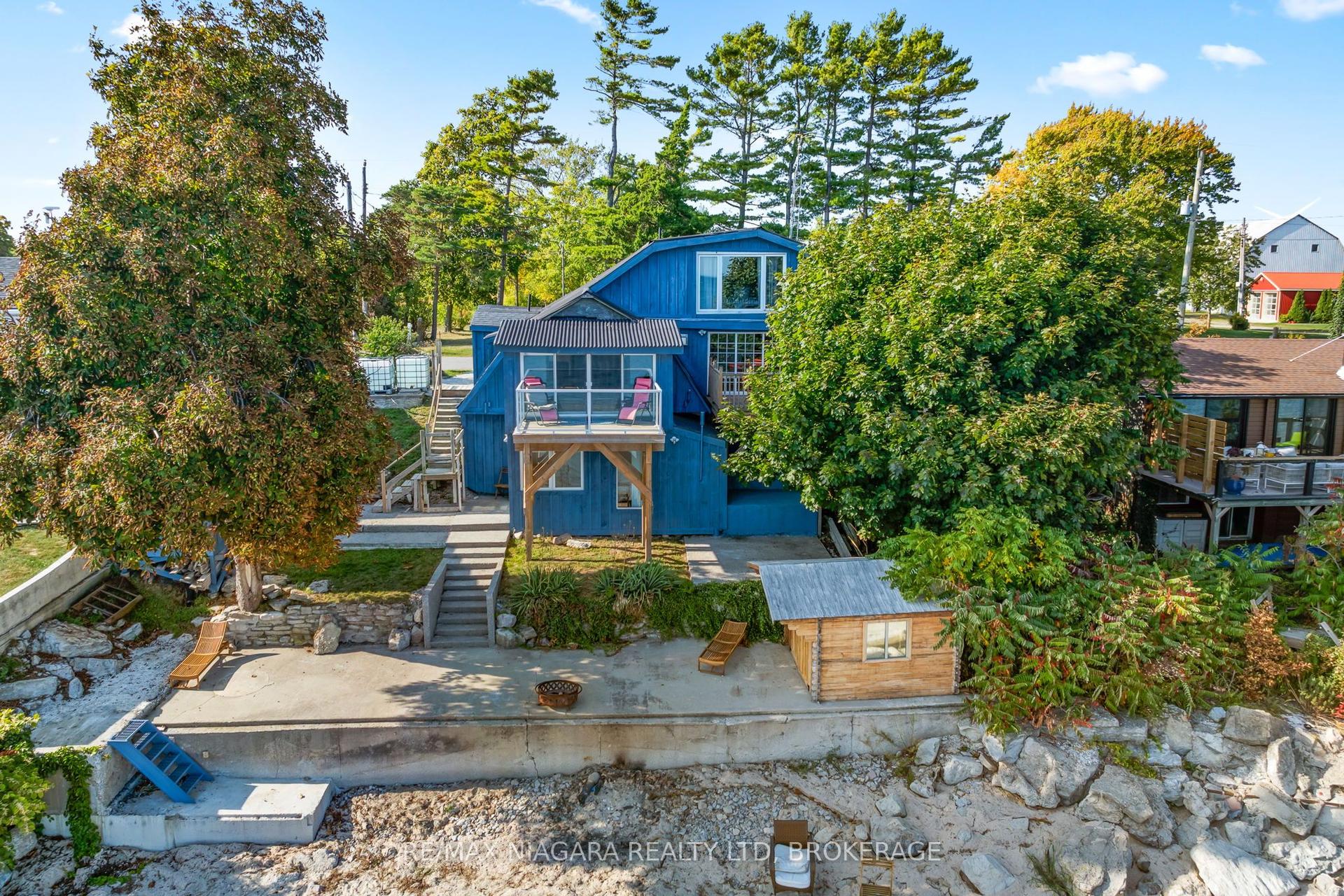 105 LIGHTHOUSE Drive — photo 1