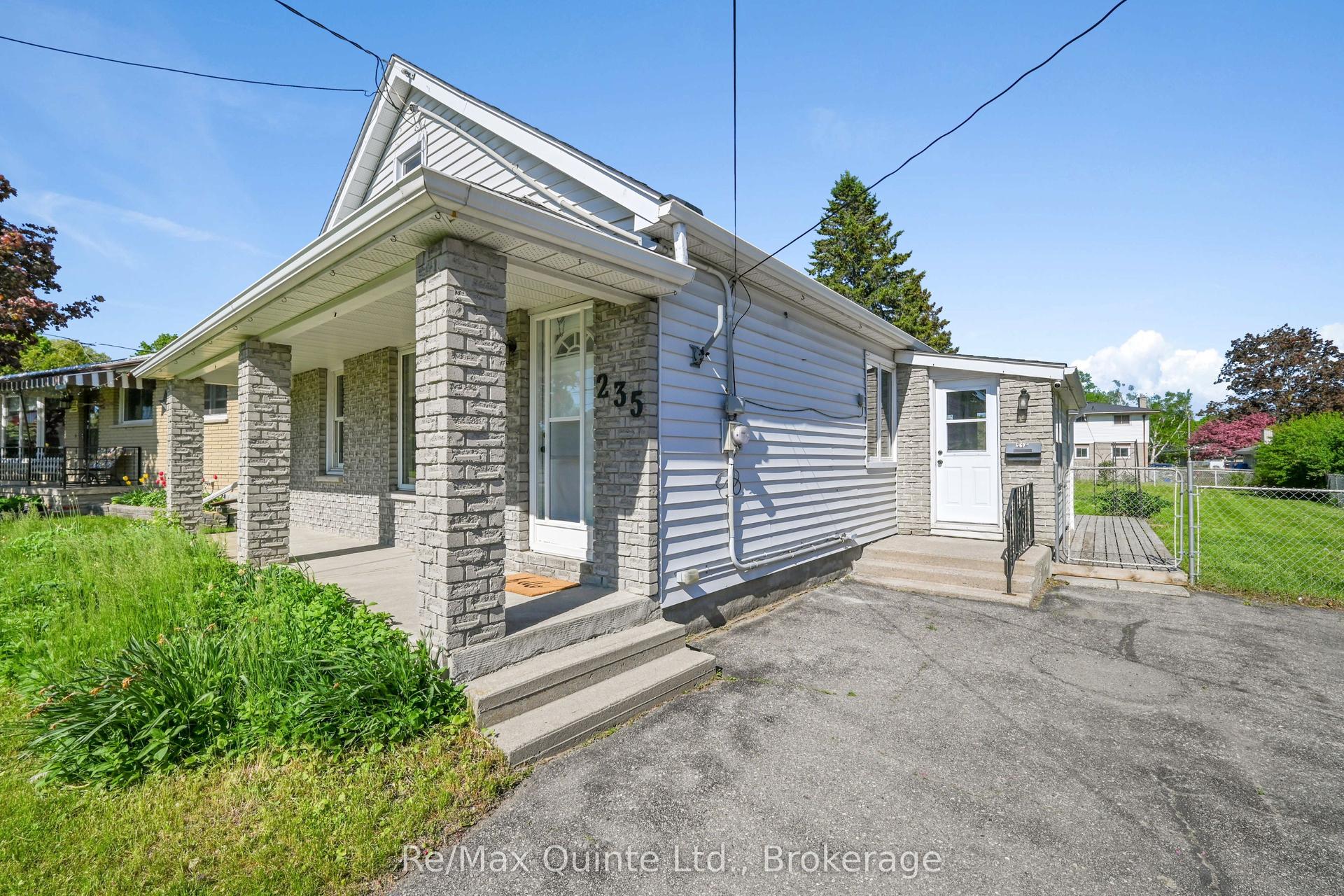 235 Byron Street — photo 1